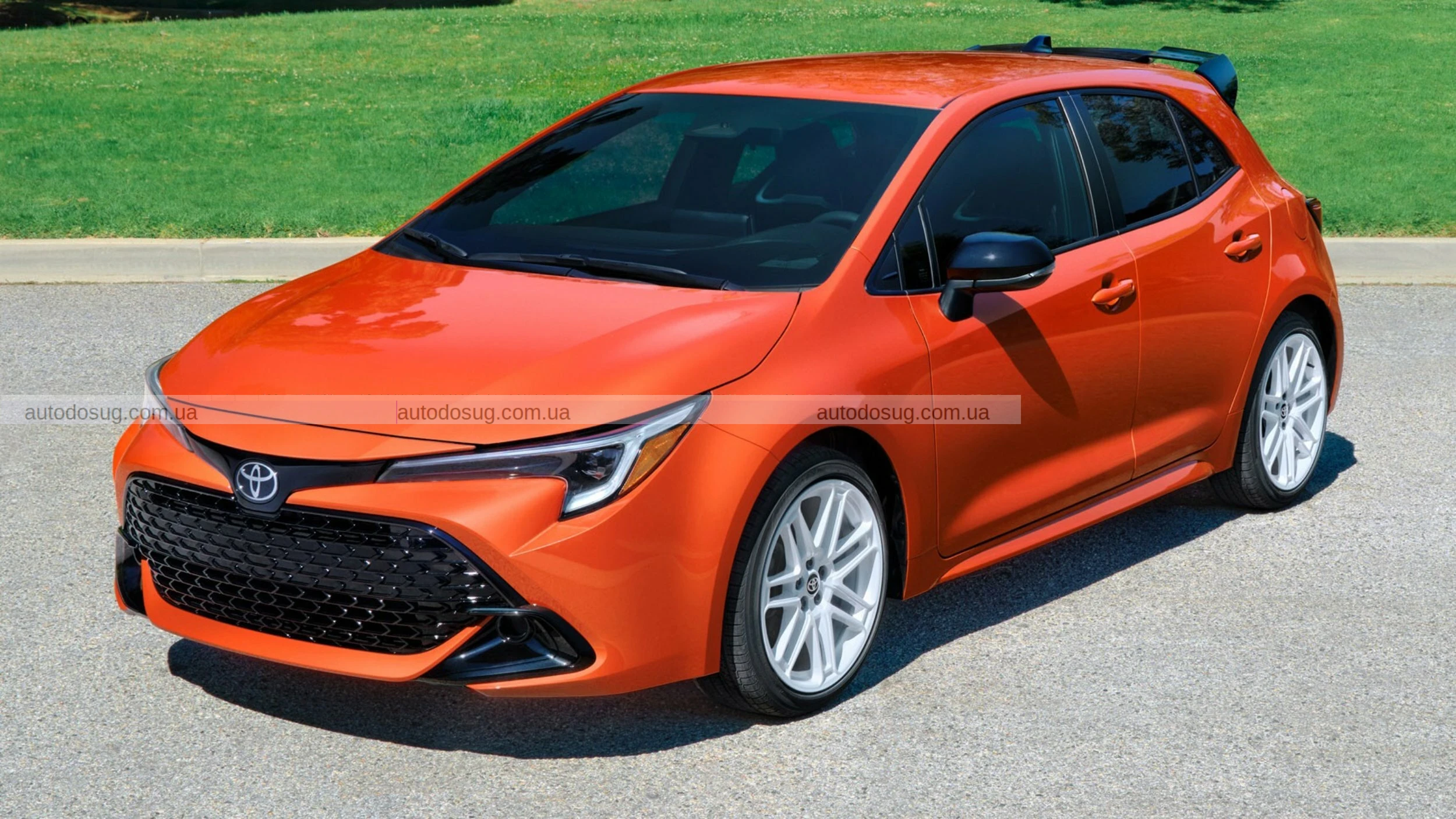 Toyota Corolla демонструє ретро-стиль, нові технології та доступну ціну