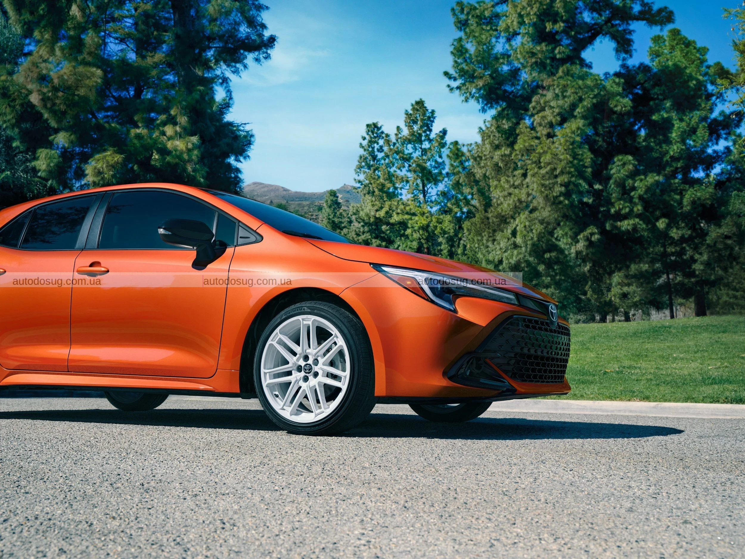 Toyota Corolla демонструє ретро-стиль, нові технології та доступну ціну