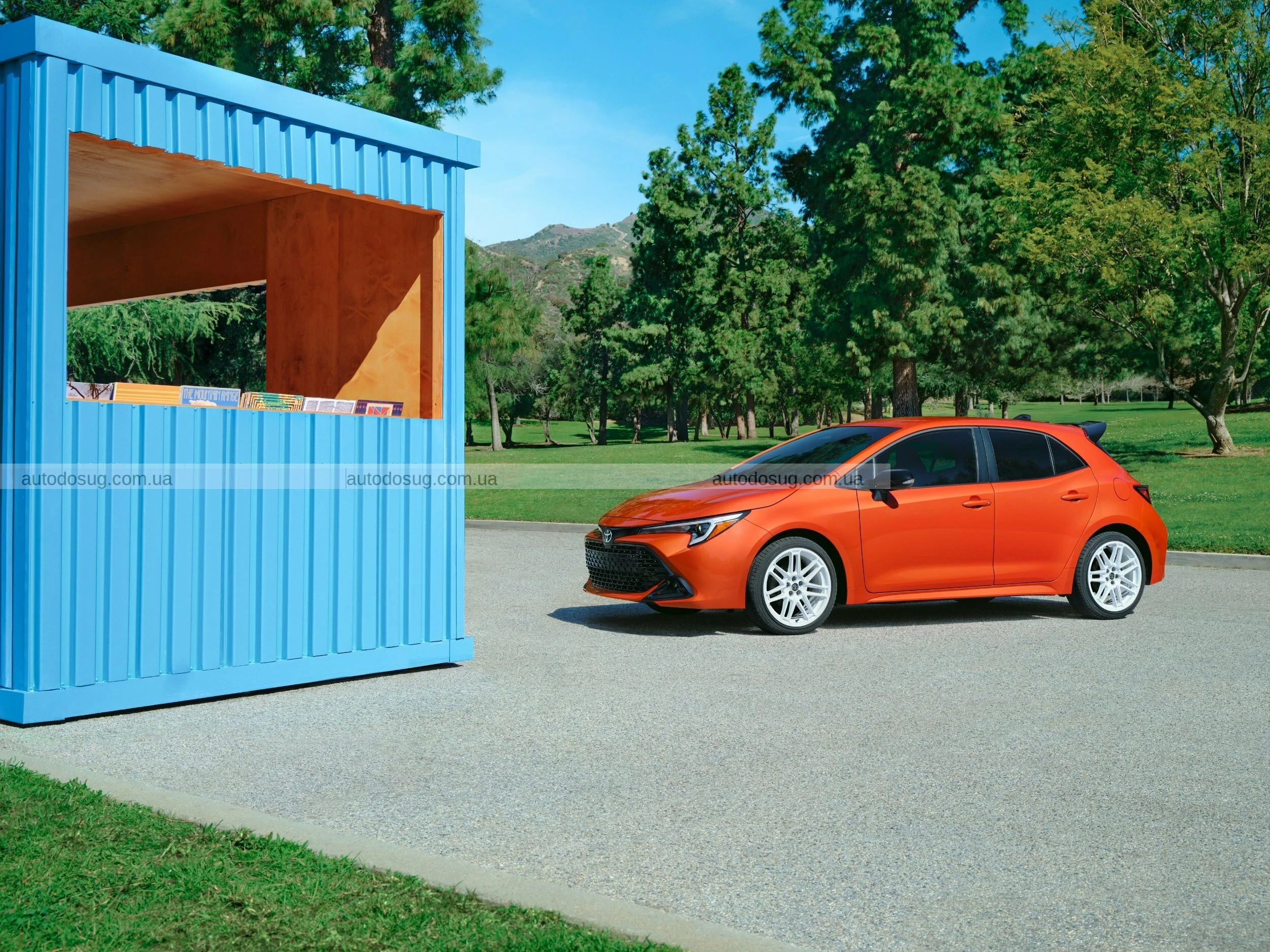 Toyota Corolla демонструє ретро-стиль, нові технології та доступну ціну