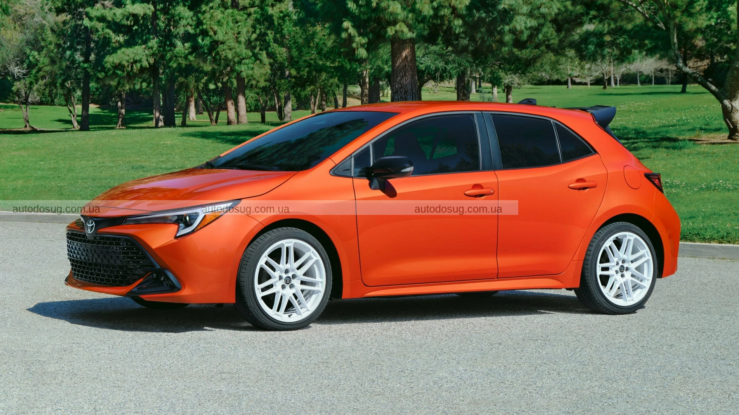 Toyota Corolla демонструє ретро-стиль, нові технології та доступну ціну