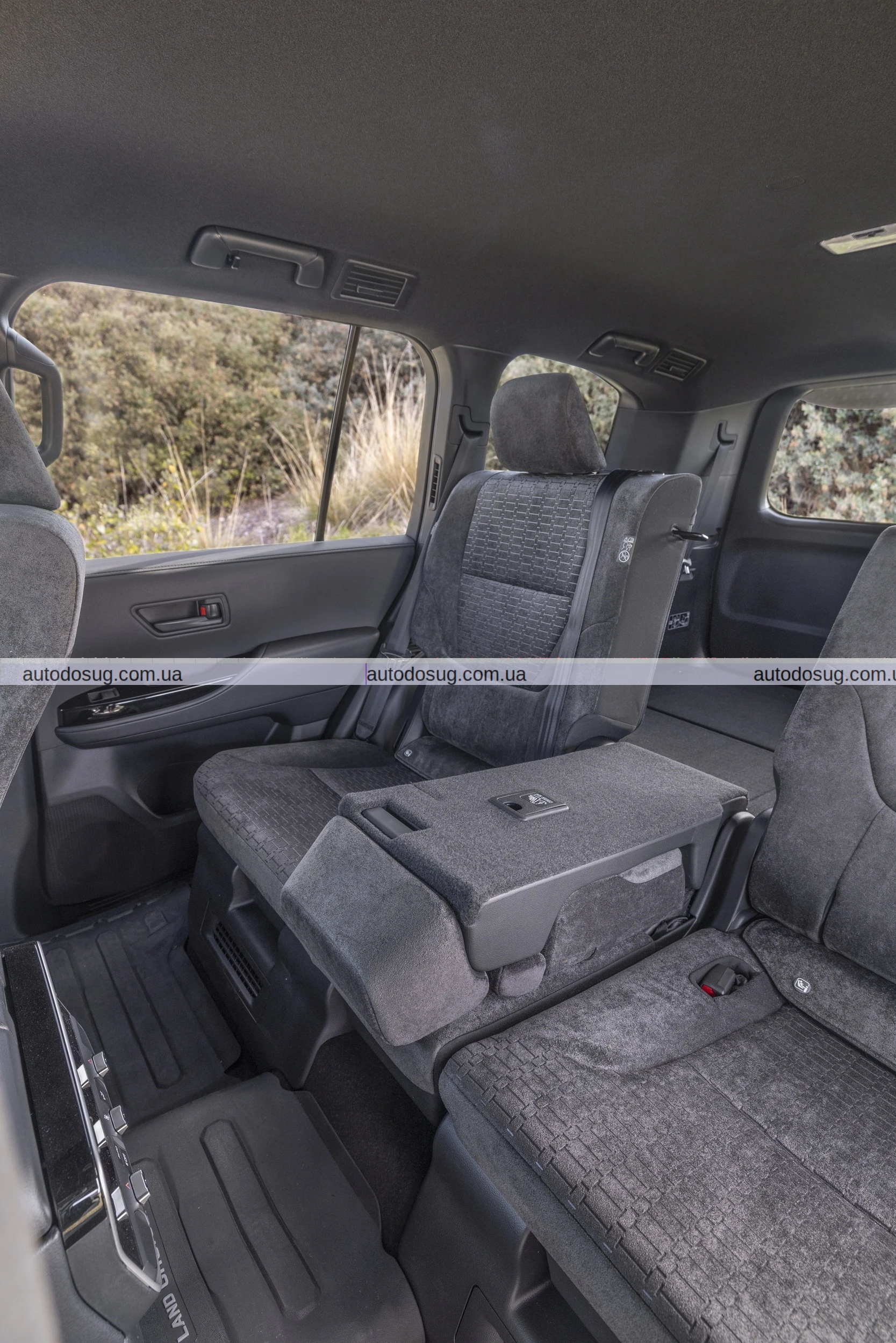 Toyota Land Cruiser 300 Series лідирує в продажах