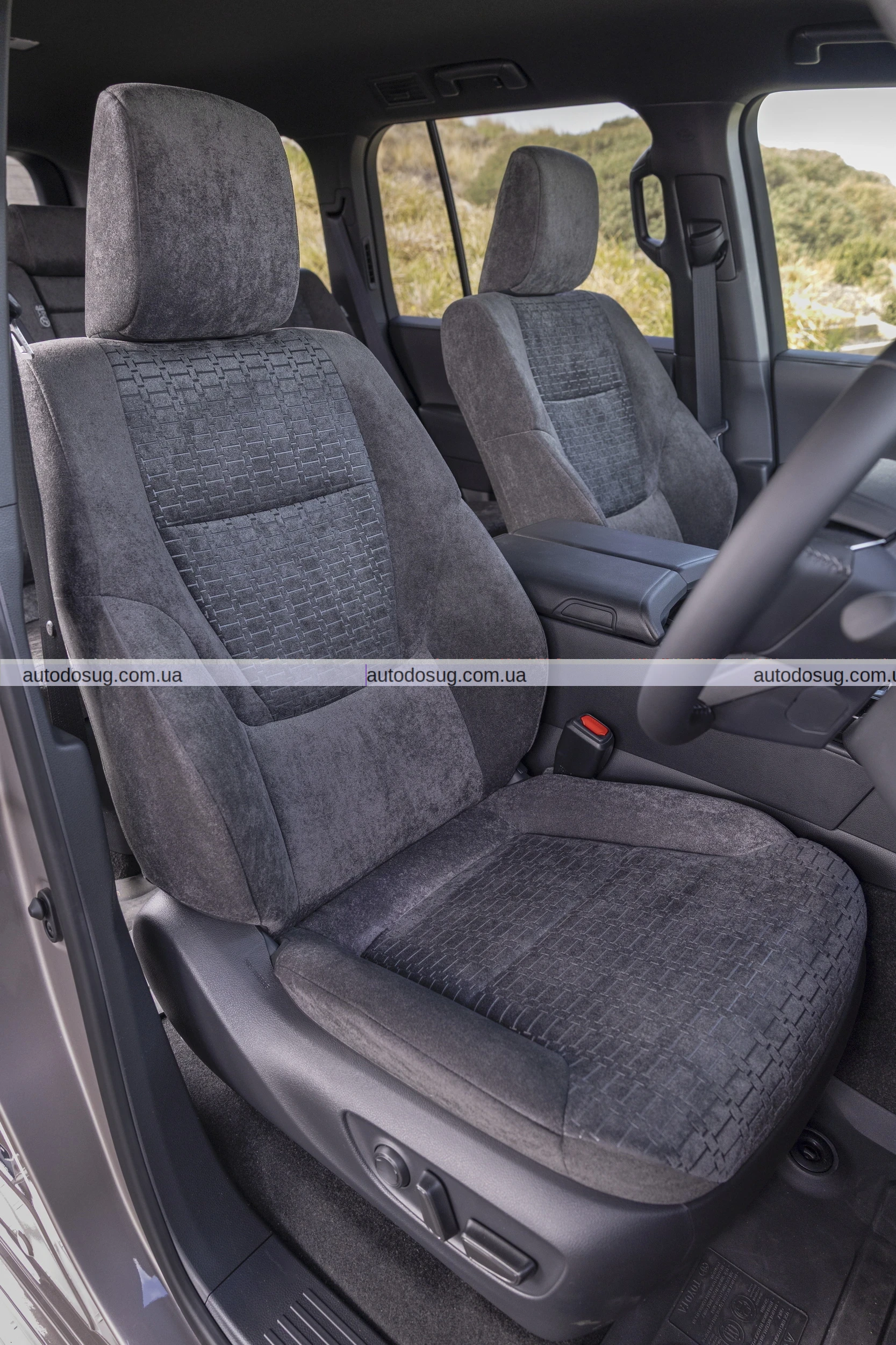 Toyota Land Cruiser 300 Series лідирує в продажах