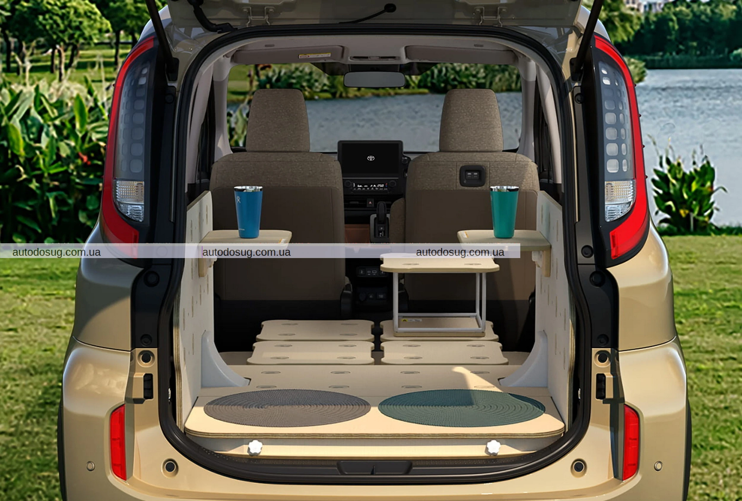 Toyota Sienta Juno має вітальню, офіс або спальню ззаду