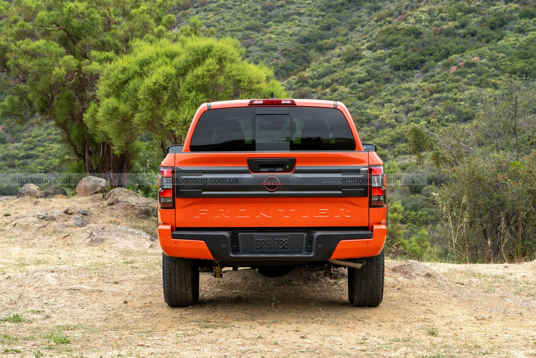 Тисячі нових пікапів Nissan потребують ремонту