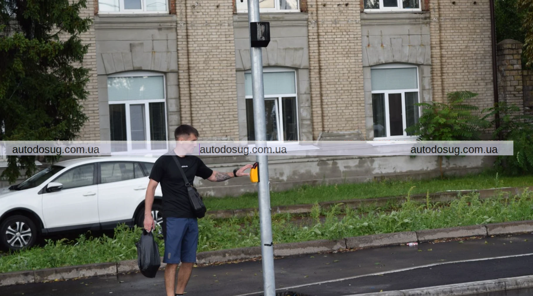 У Дарницькому районі Києва відкрили наземний перехід