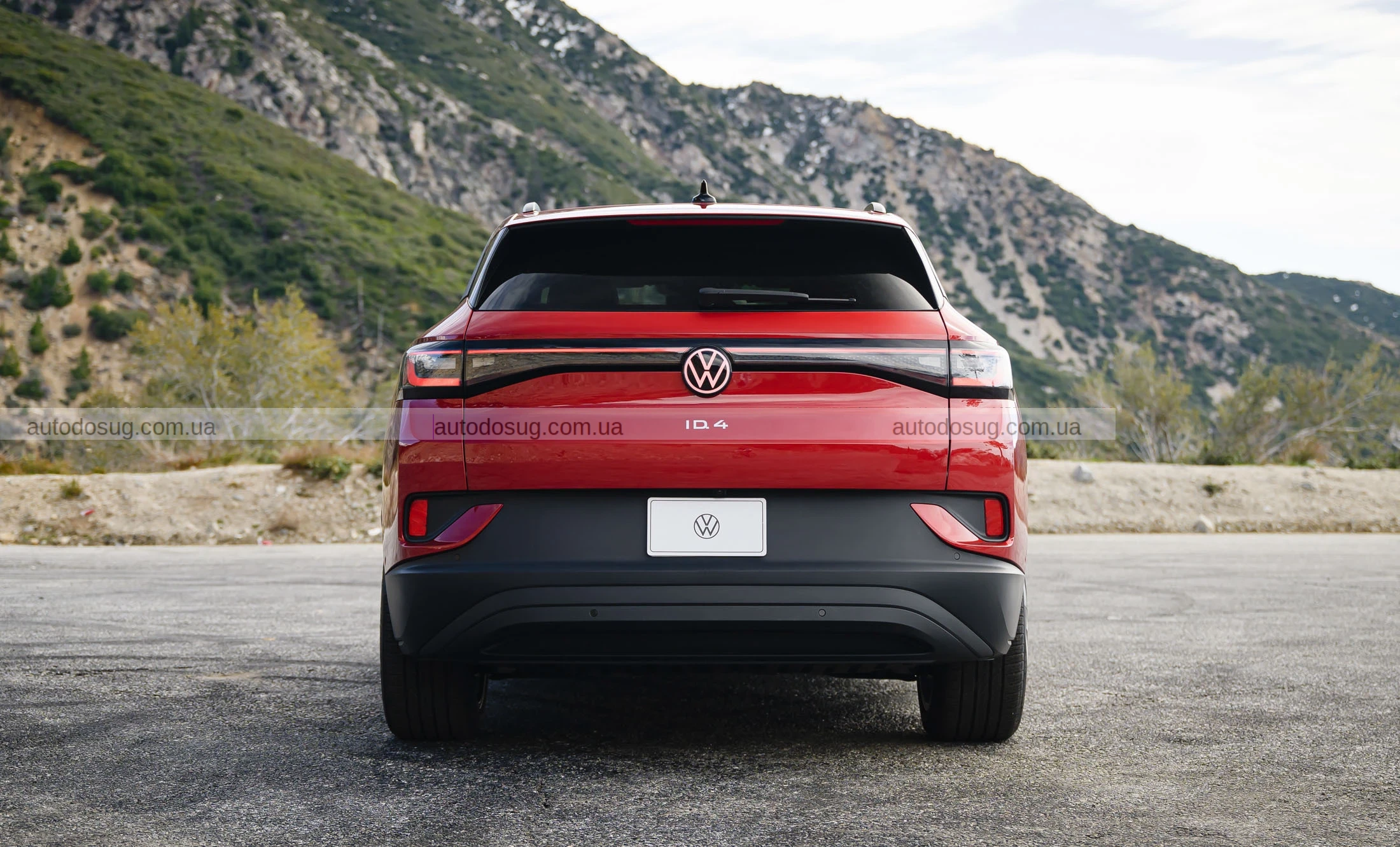 Водії Volkswagen ID.4 кажуть, що бояться торкатися керма