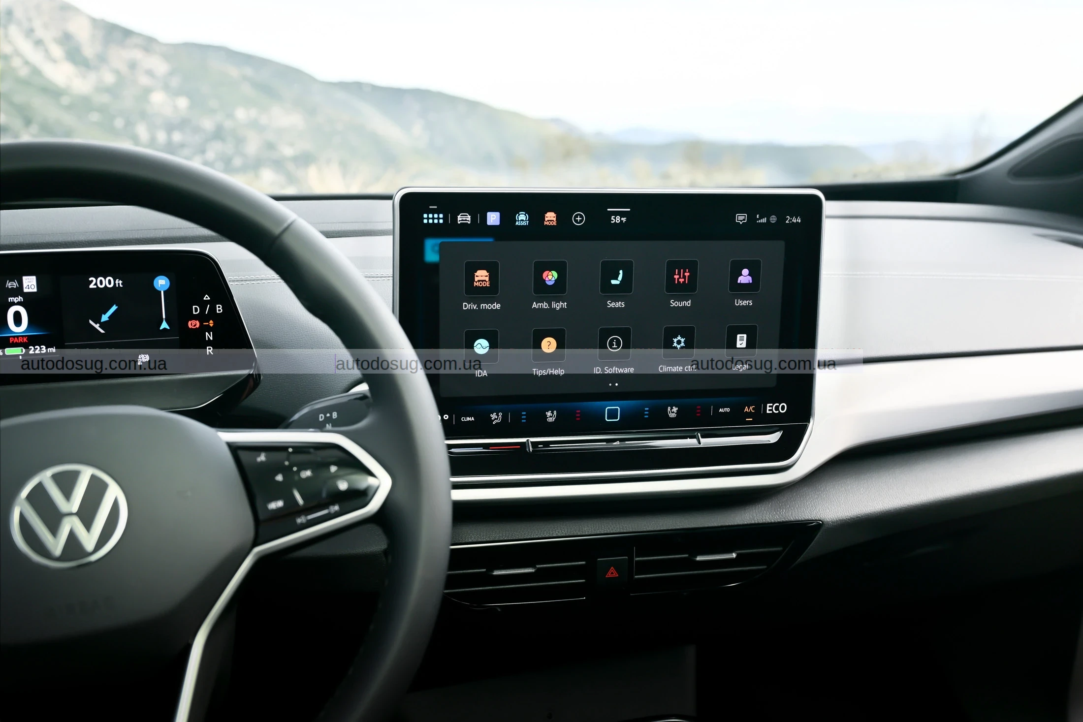 Водії Volkswagen ID.4 кажуть, що бояться торкатися керма