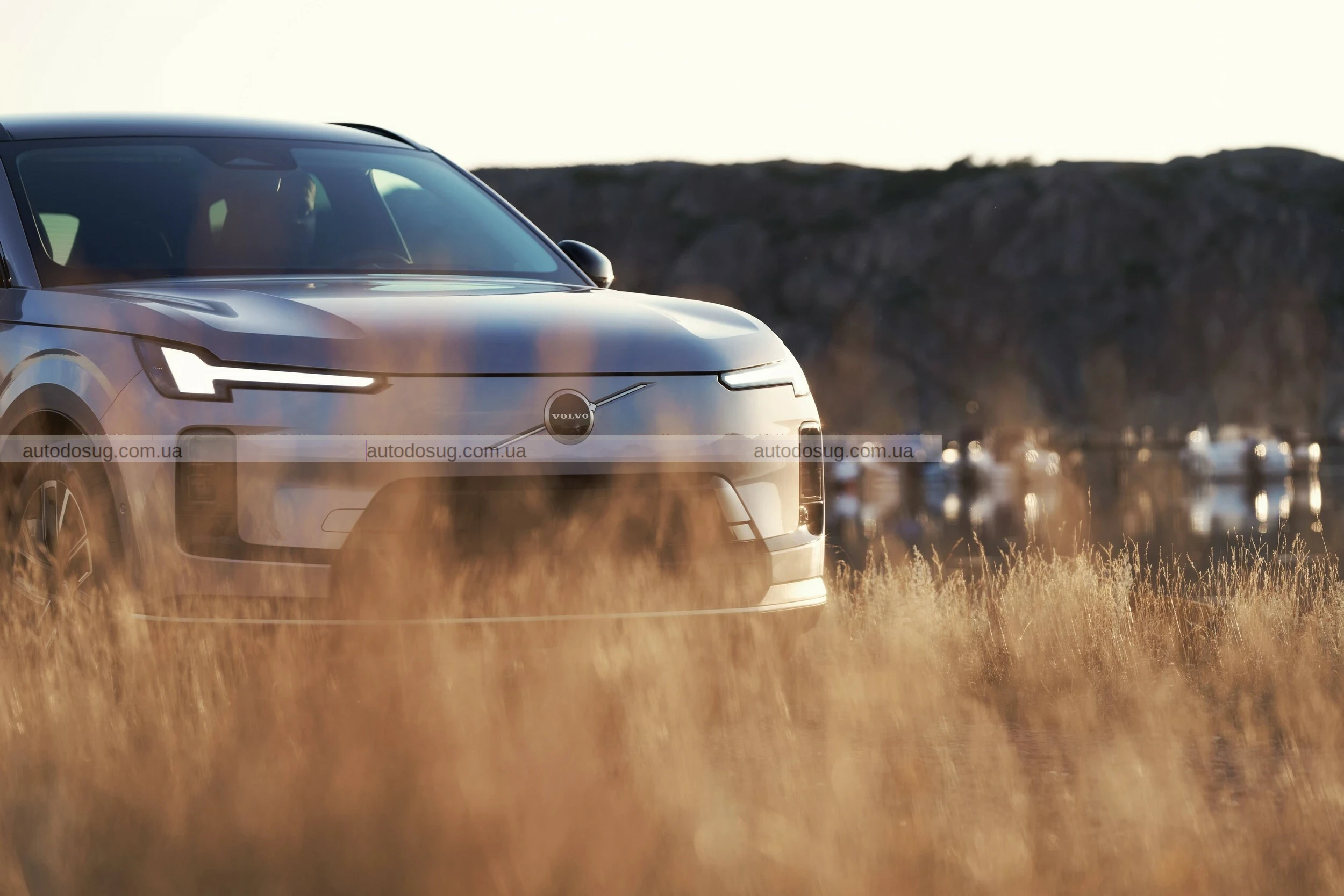 Volvo XC70 повертається як шикарний гібридний кросовер із підзарядкою