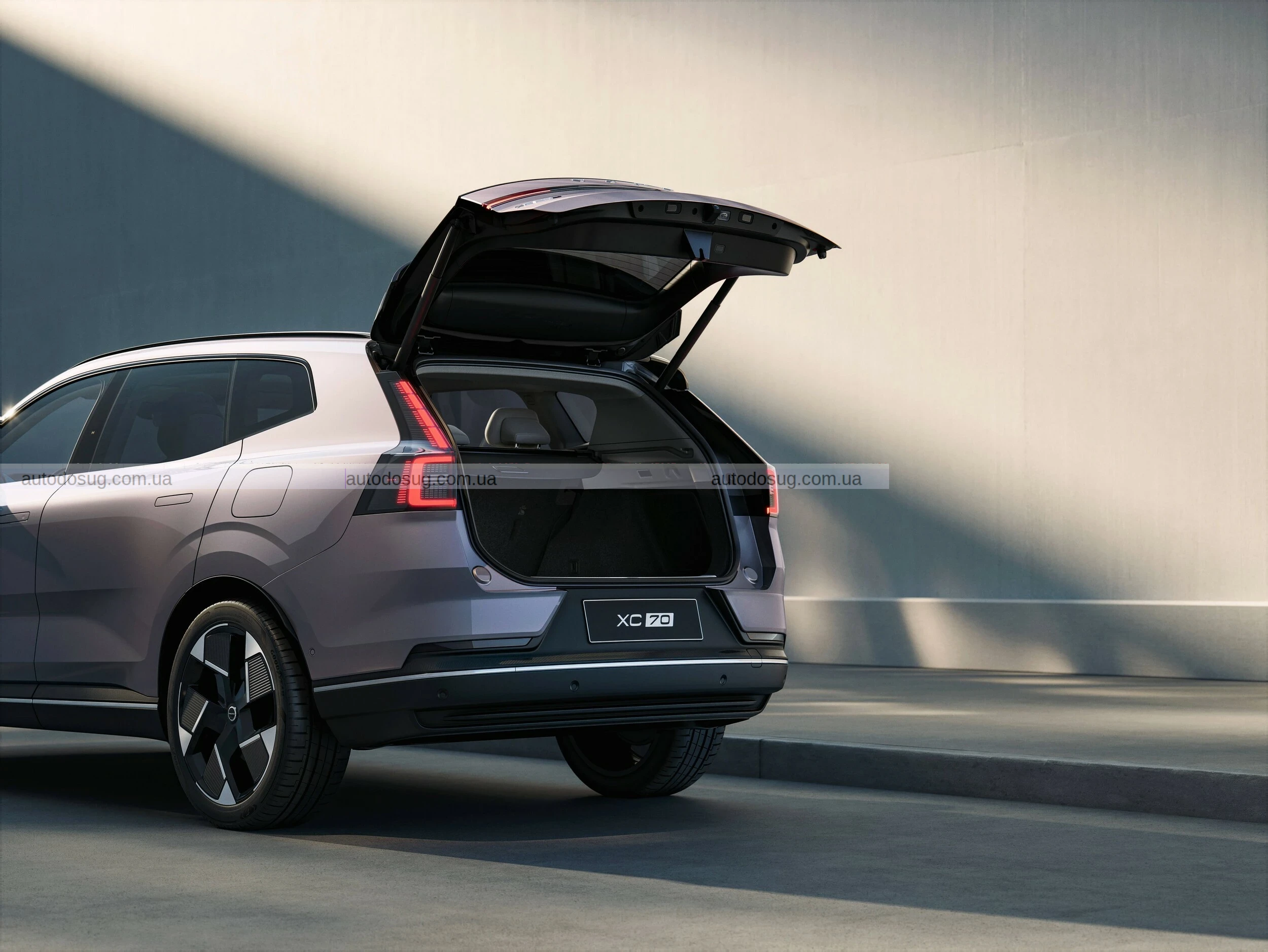 Volvo XC70 повертається як шикарний гібридний кросовер із підзарядкою