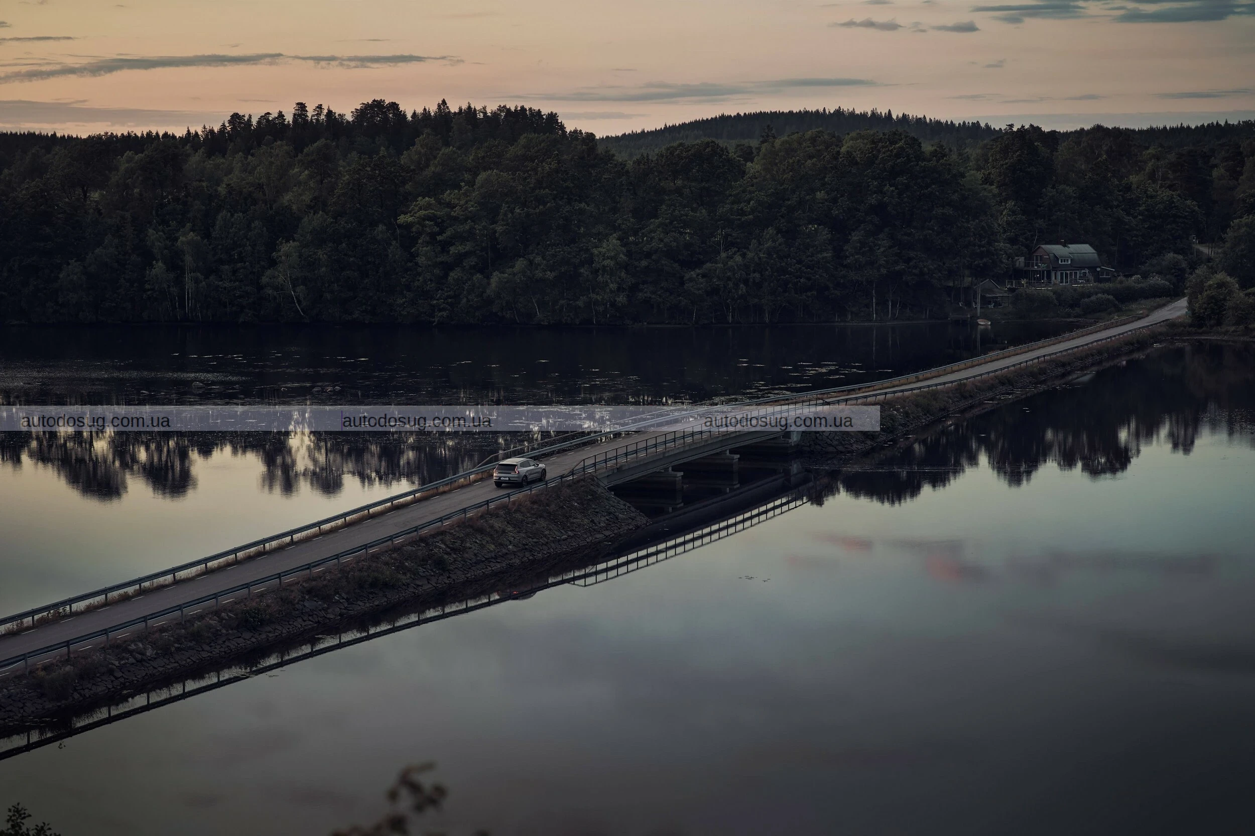 Volvo XC70 повертається як шикарний гібридний кросовер із підзарядкою