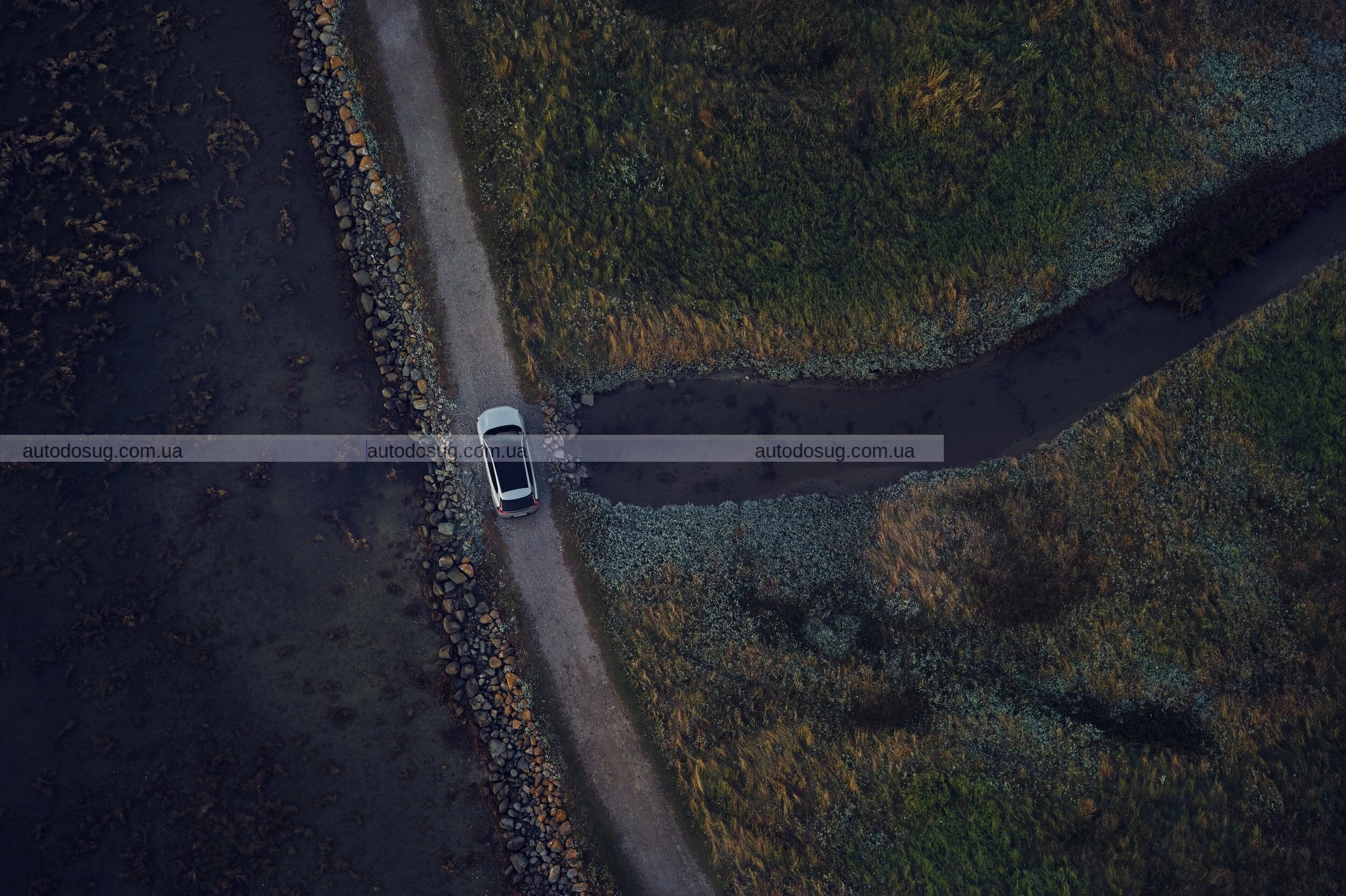 Volvo XC70 повертається як шикарний гібридний кросовер із підзарядкою