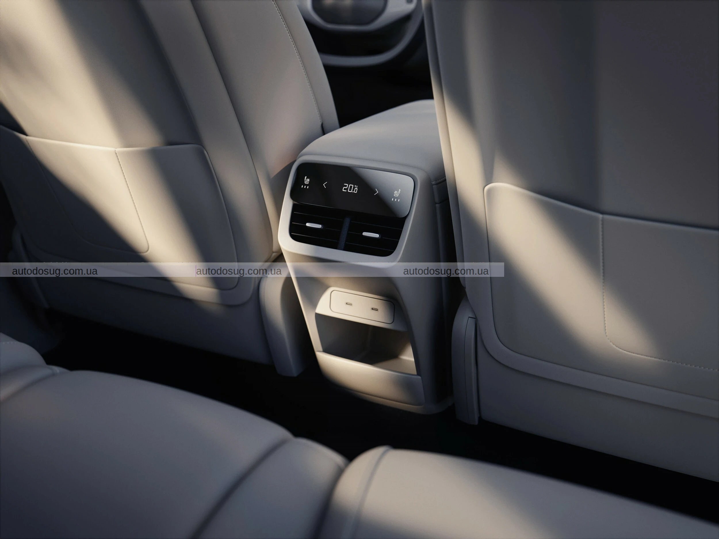 Volvo XC70 повертається як шикарний гібридний кросовер із підзарядкою