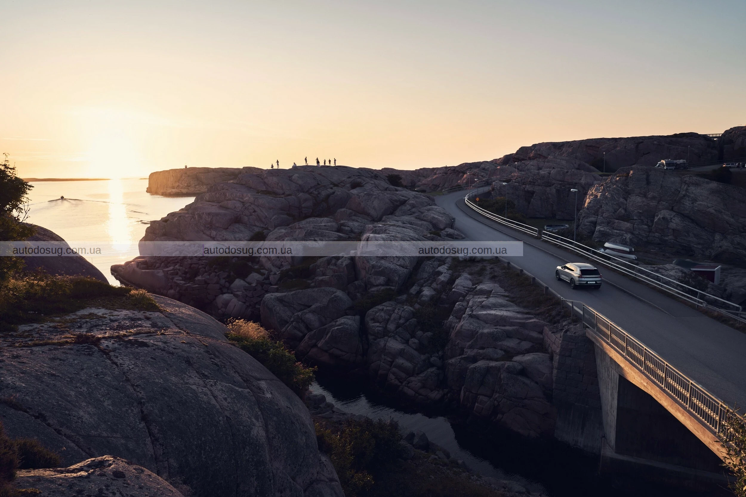 Volvo XC70 повертається як шикарний гібридний кросовер із підзарядкою