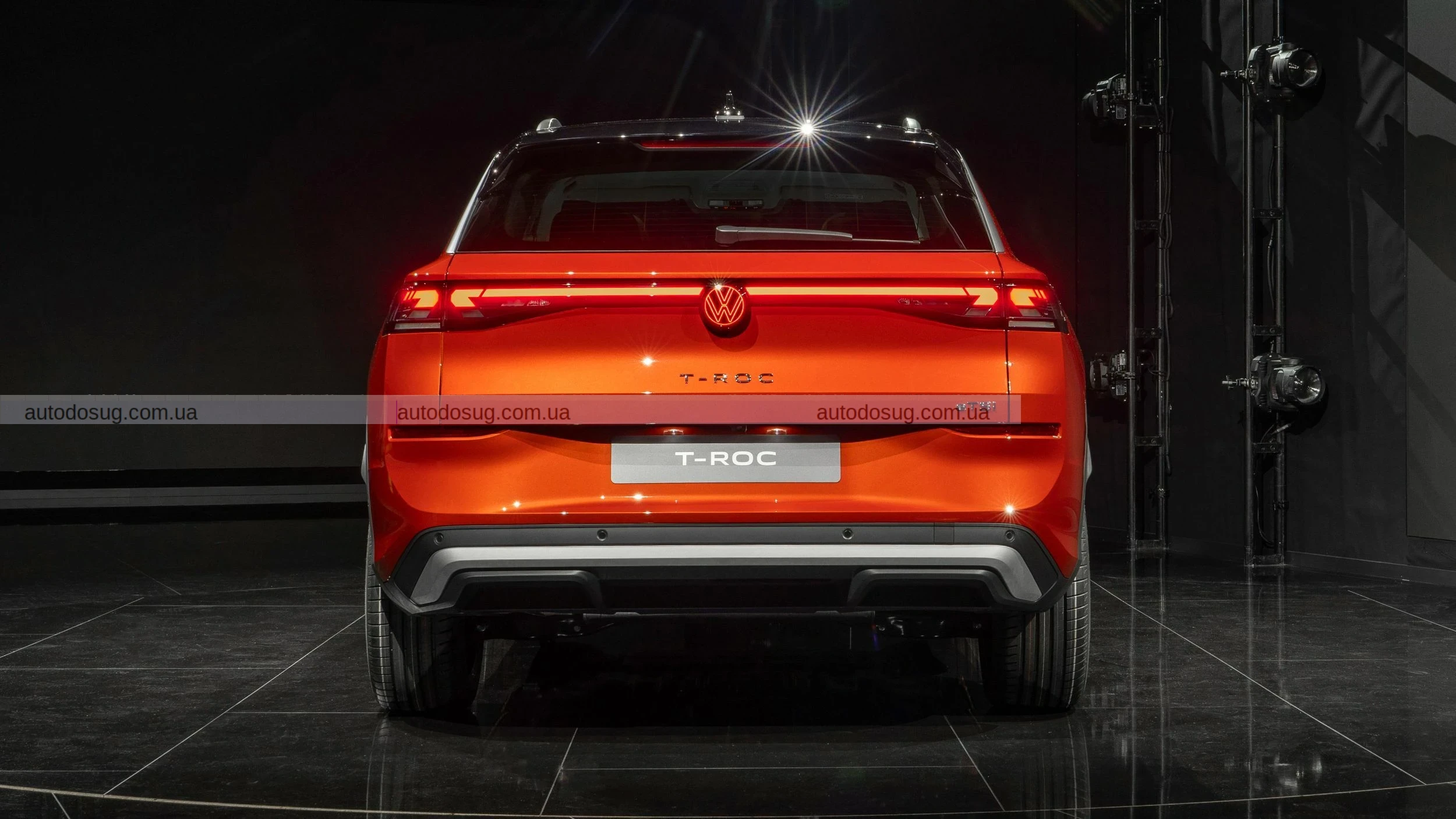 VW представляє найкрутіший гібридний позашляховик T-Roc