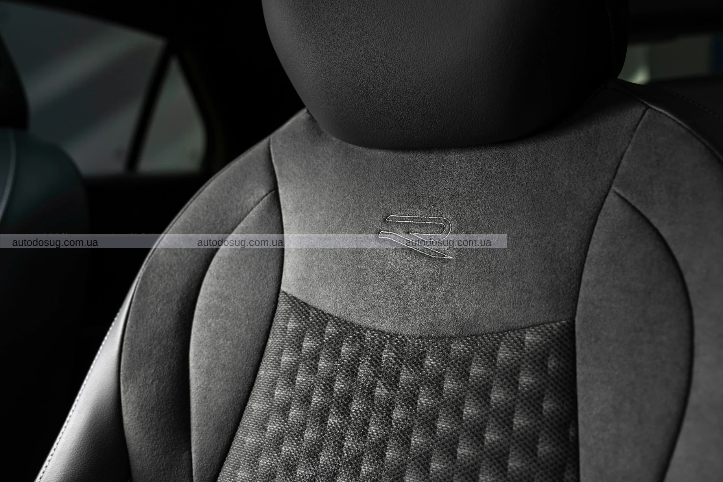 VW представляє найкрутіший гібридний позашляховик T-Roc