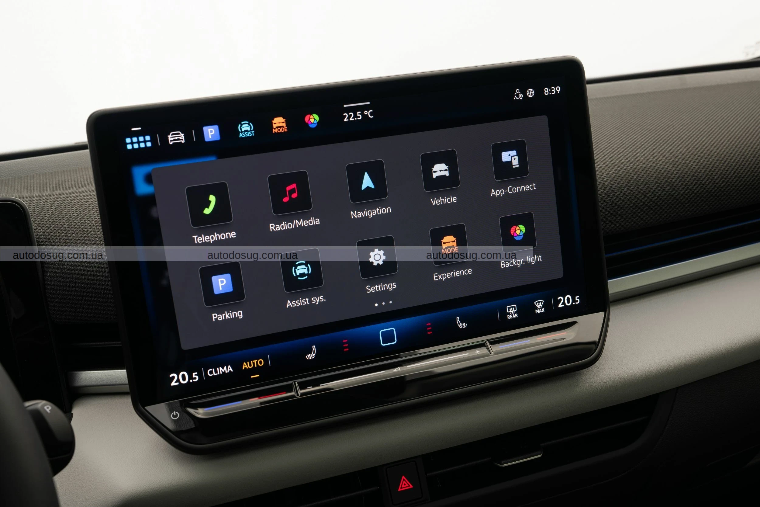 VW представляє найкрутіший гібридний позашляховик T-Roc