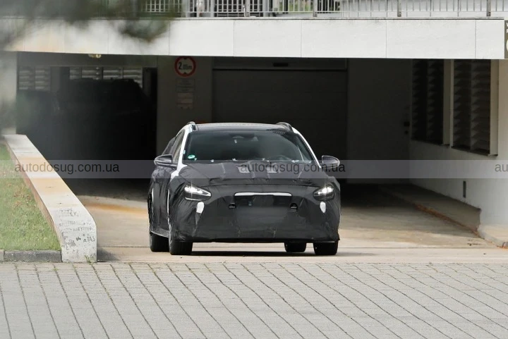 Закамуфльований Hyundai i30 помічений на тестах