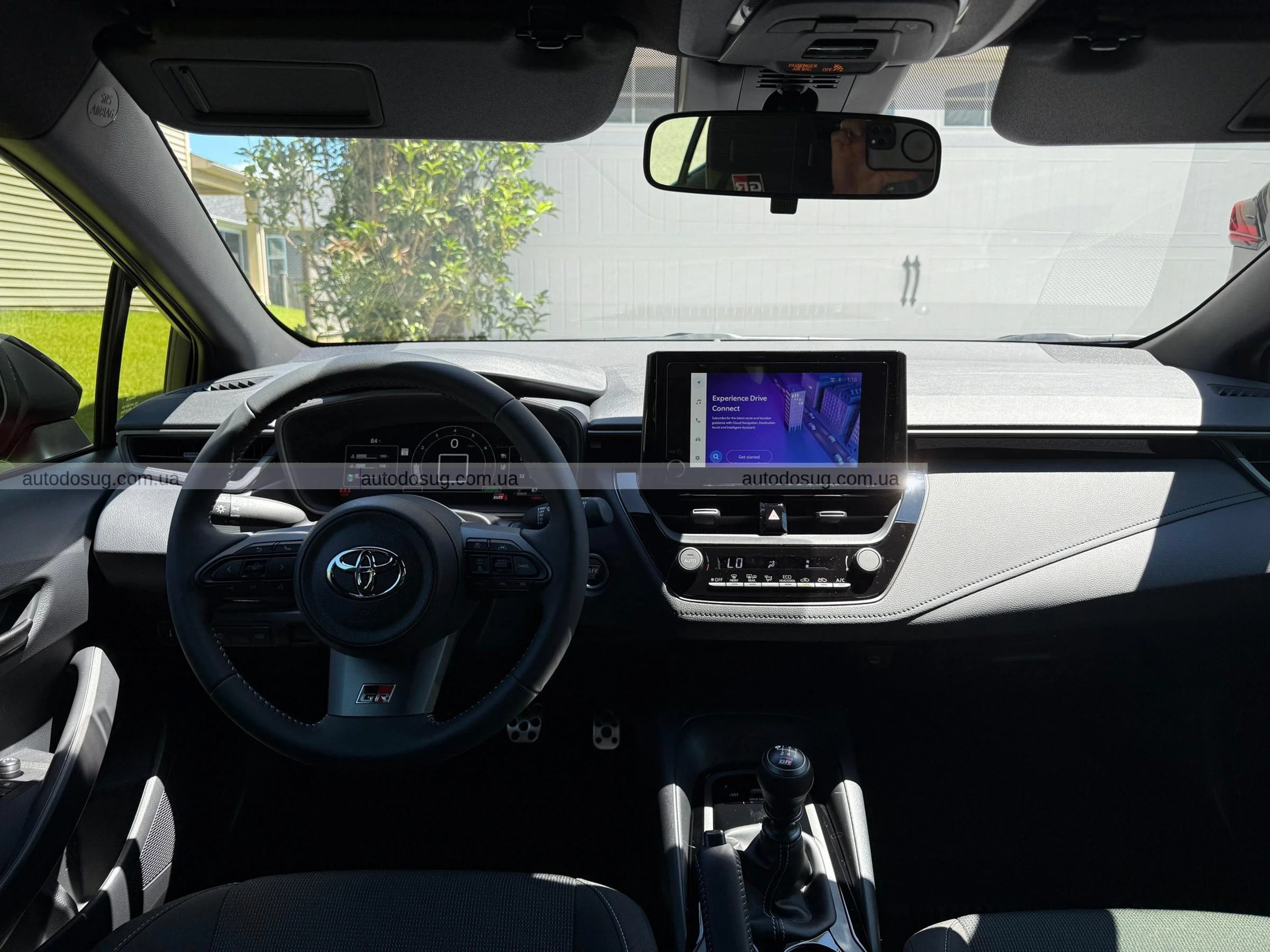 Чоловік купив нову Corolla GR, їздив на ній місяць і позбувся її з величезними збитками