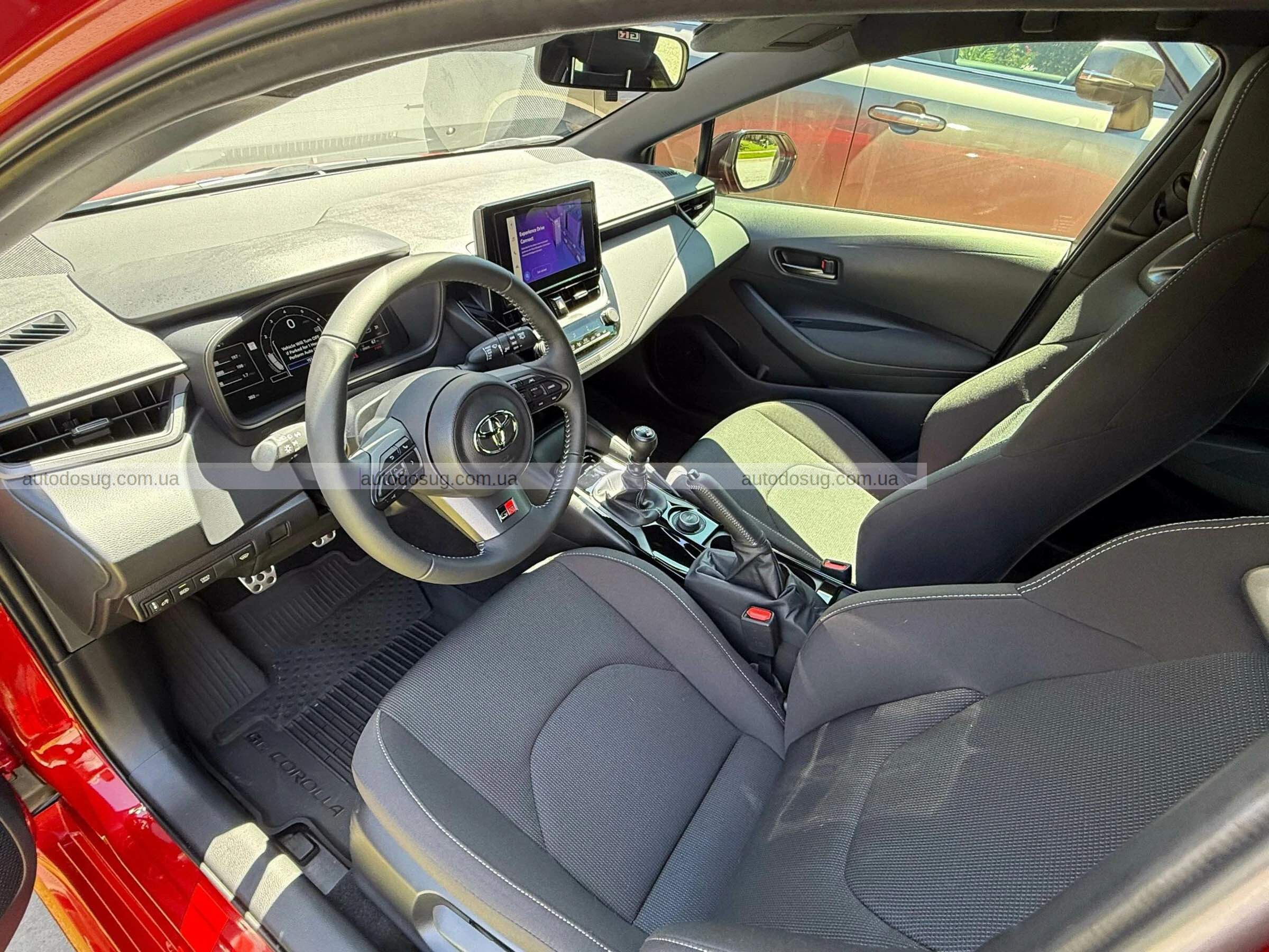 Чоловік купив нову Corolla GR, їздив на ній місяць і позбувся її з величезними збитками