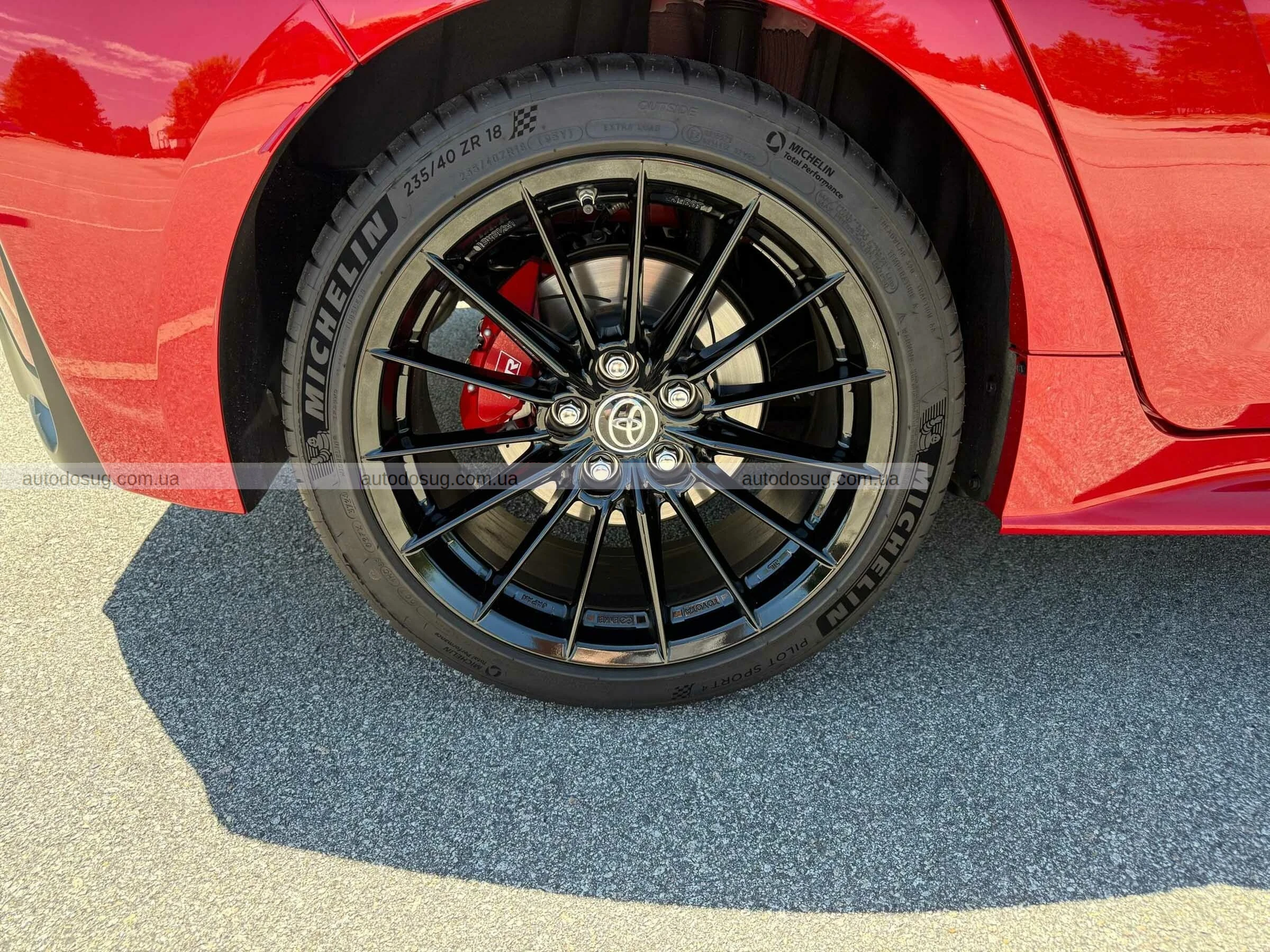 Чоловік купив нову Corolla GR, їздив на ній місяць і позбувся її з величезними збитками