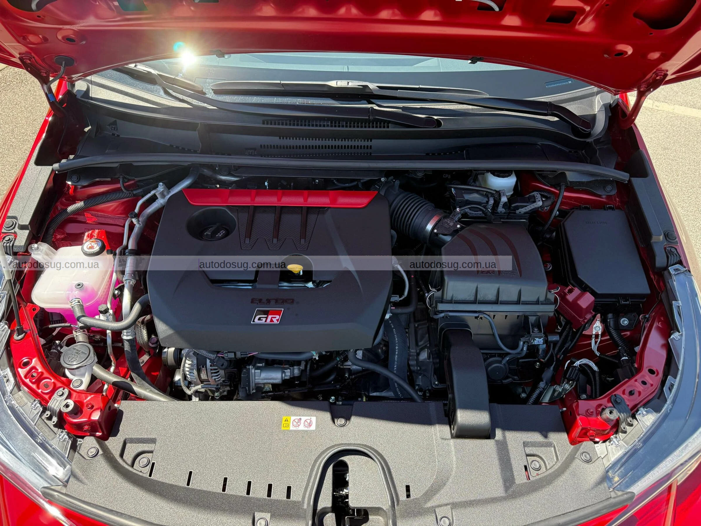 Чоловік купив нову Corolla GR, їздив на ній місяць і позбувся її з величезними збитками