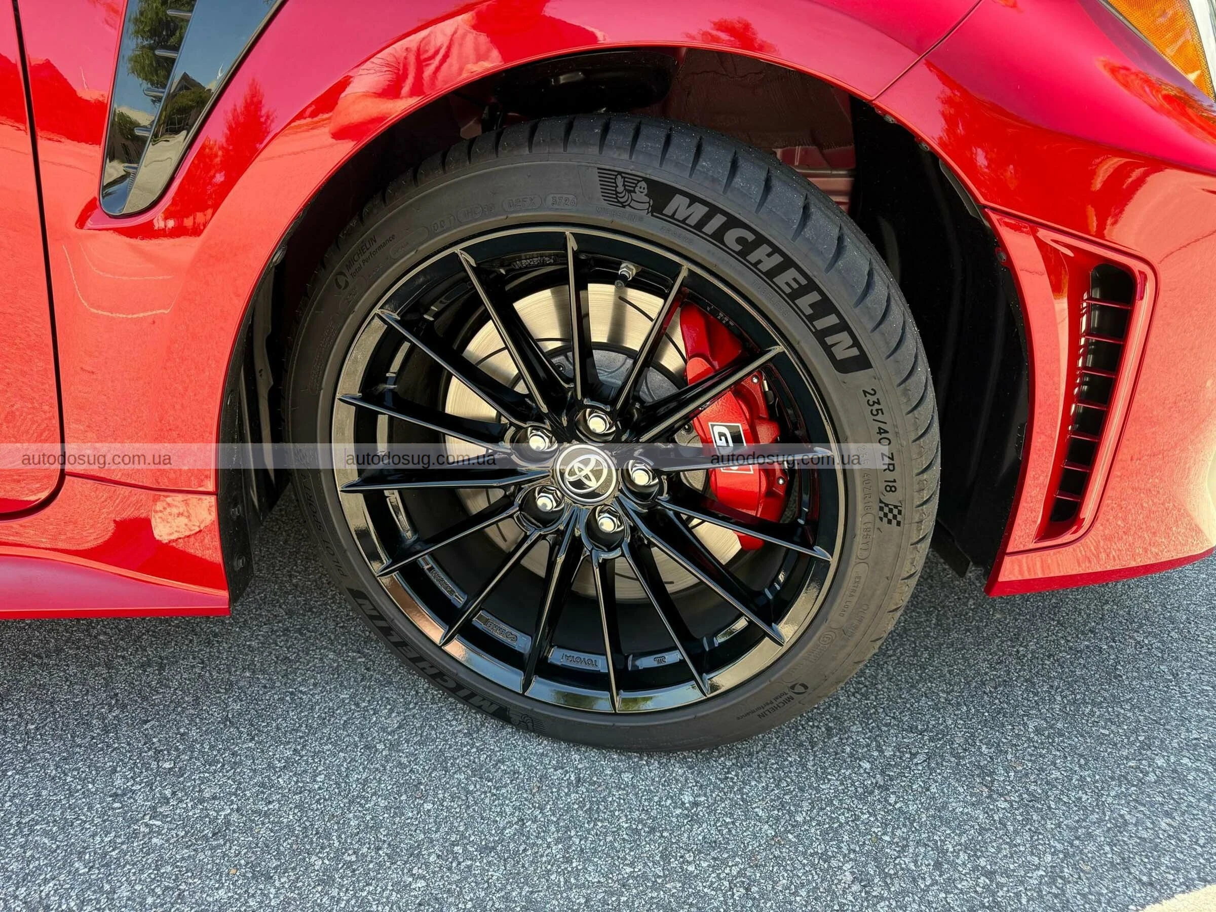 Чоловік купив нову Corolla GR, їздив на ній місяць і позбувся її з величезними збитками