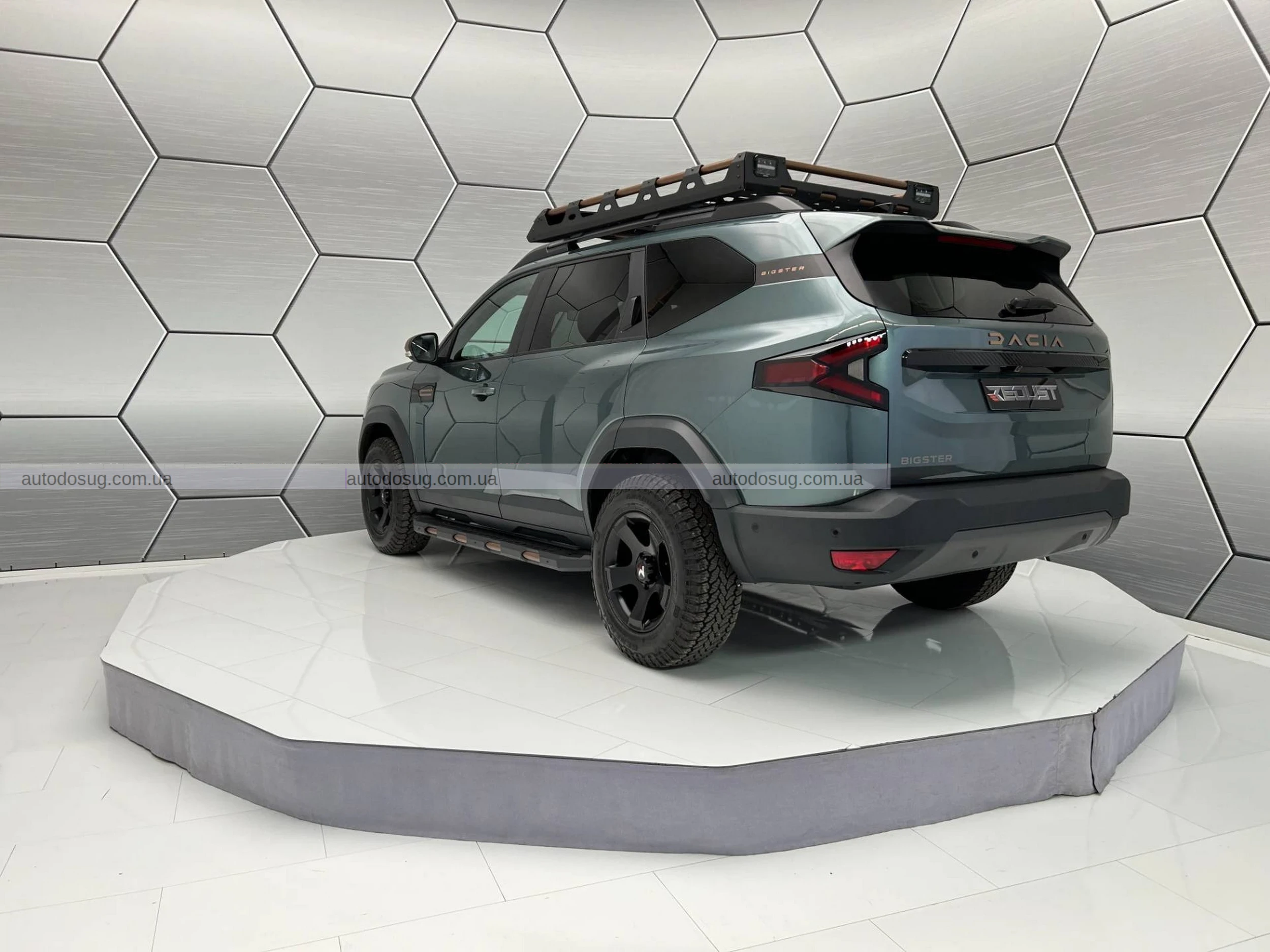 Dacia Bigster отримує «офроад» і «стріт» апгрейди від дилера: два стиля, одна основа