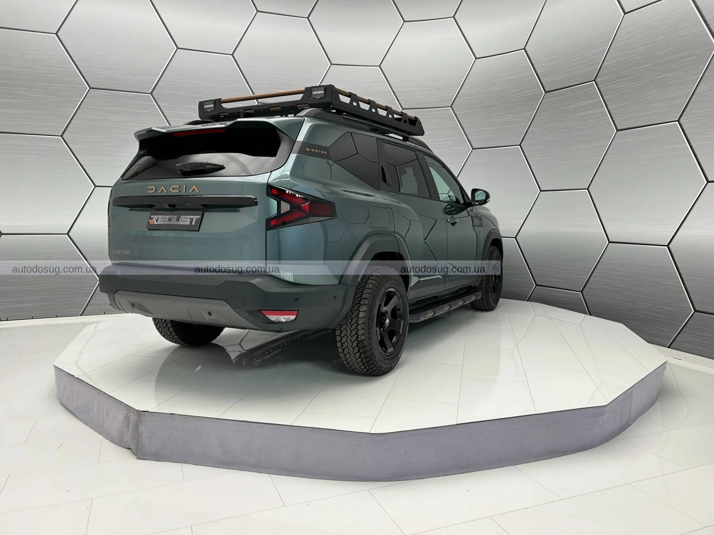 Dacia Bigster отримує «офроад» і «стріт» апгрейди від дилера: два стиля, одна основа