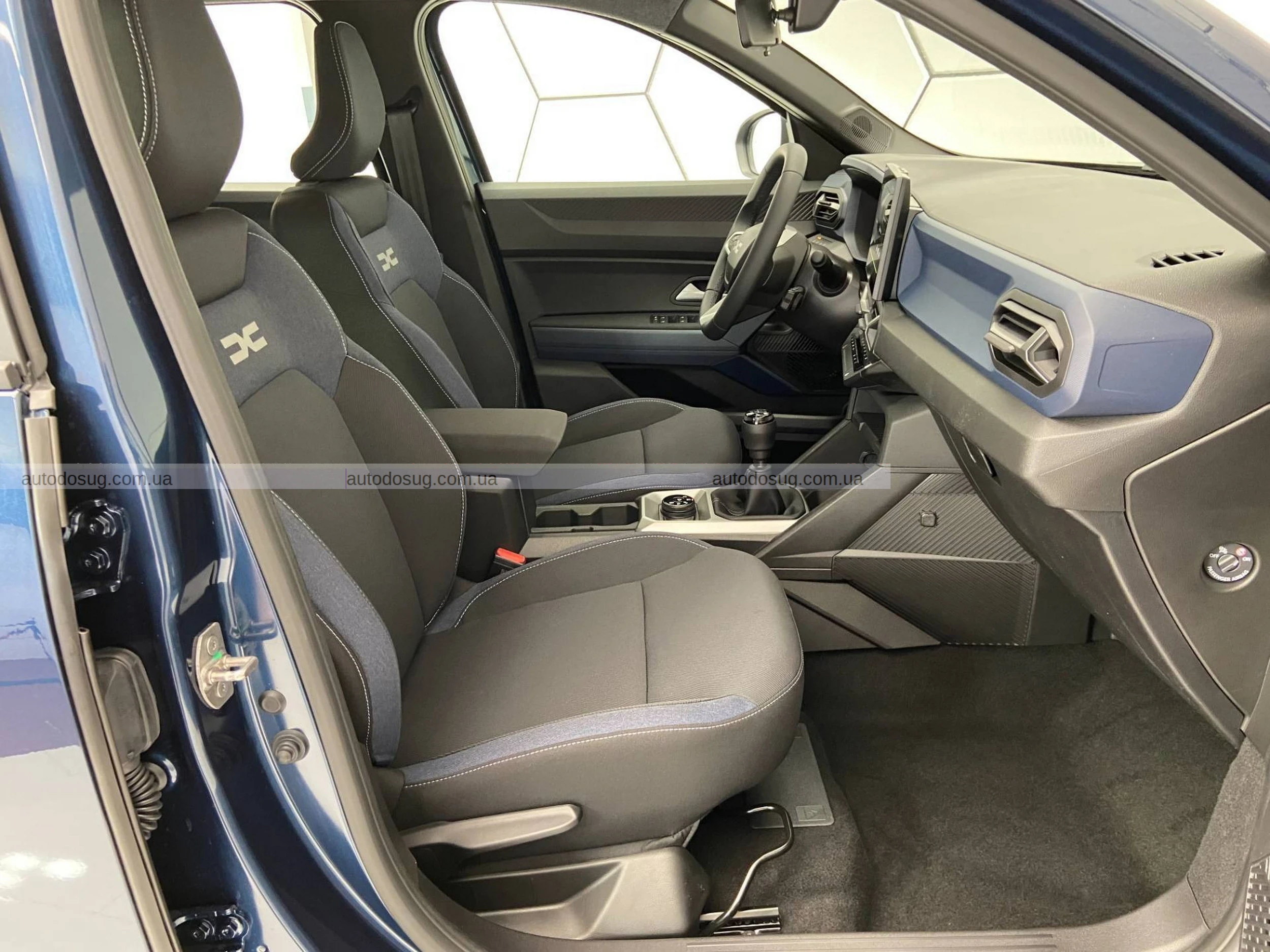 Dacia Bigster отримує «офроад» і «стріт» апгрейди від дилера: два стиля, одна основа