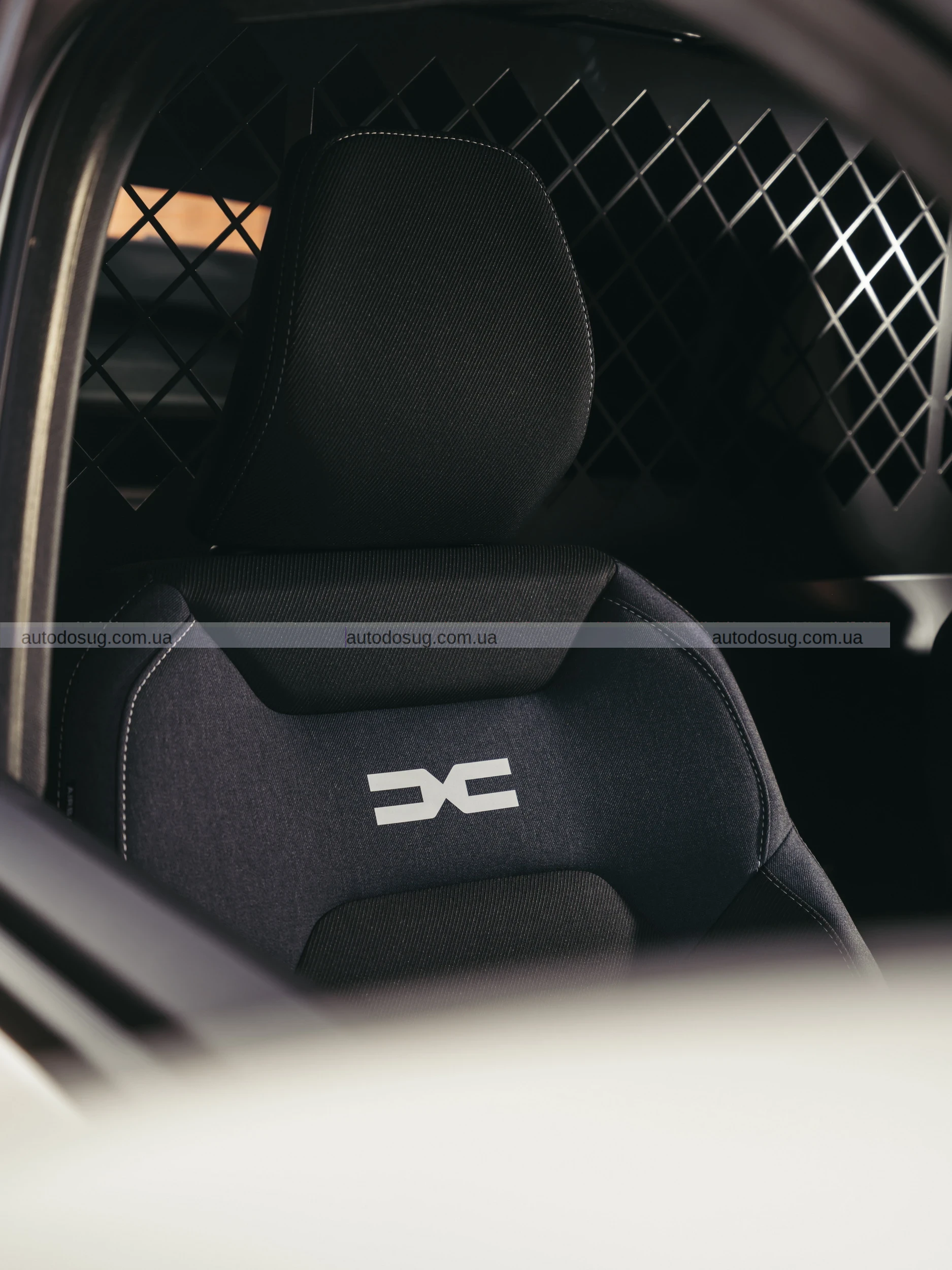 Dacia Duster отримав версію пікап, але не для всіх