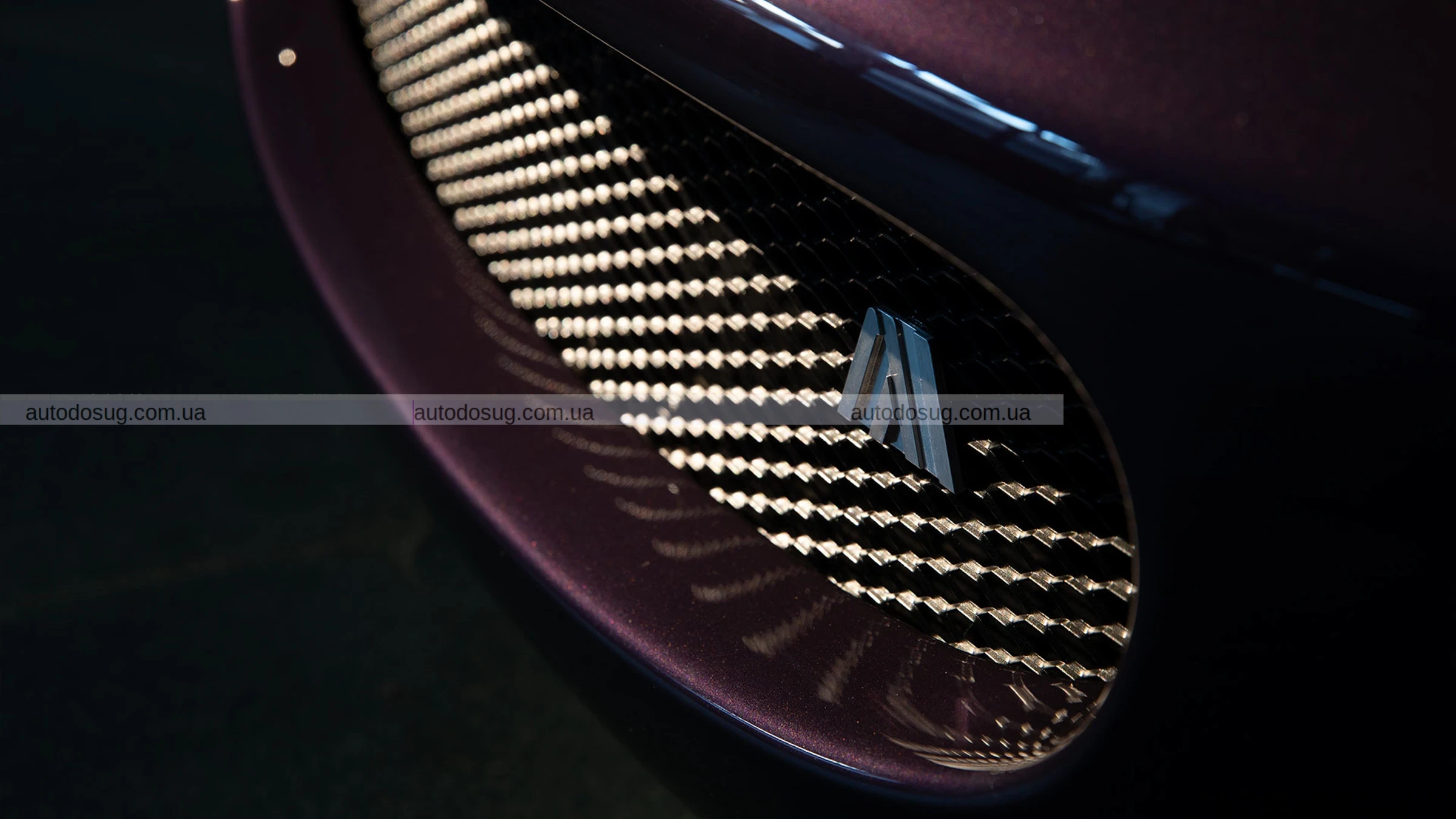 Lotus Elise з центральним сидінням важить удвічі менше, ніж Toyota GR86