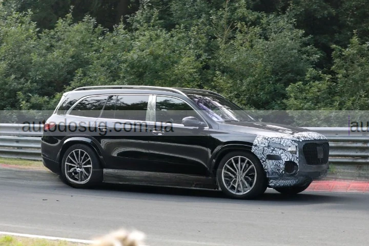Mercedes-Maybach GLS лишається самотнім у своєму стилі решітки