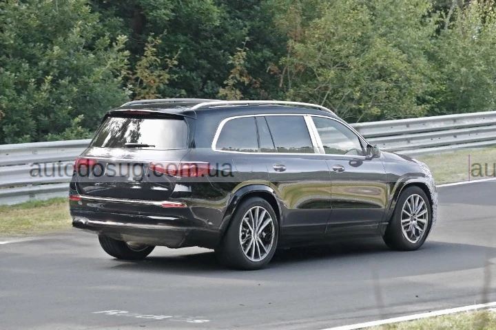 Mercedes-Maybach GLS лишається самотнім у своєму стилі решітки