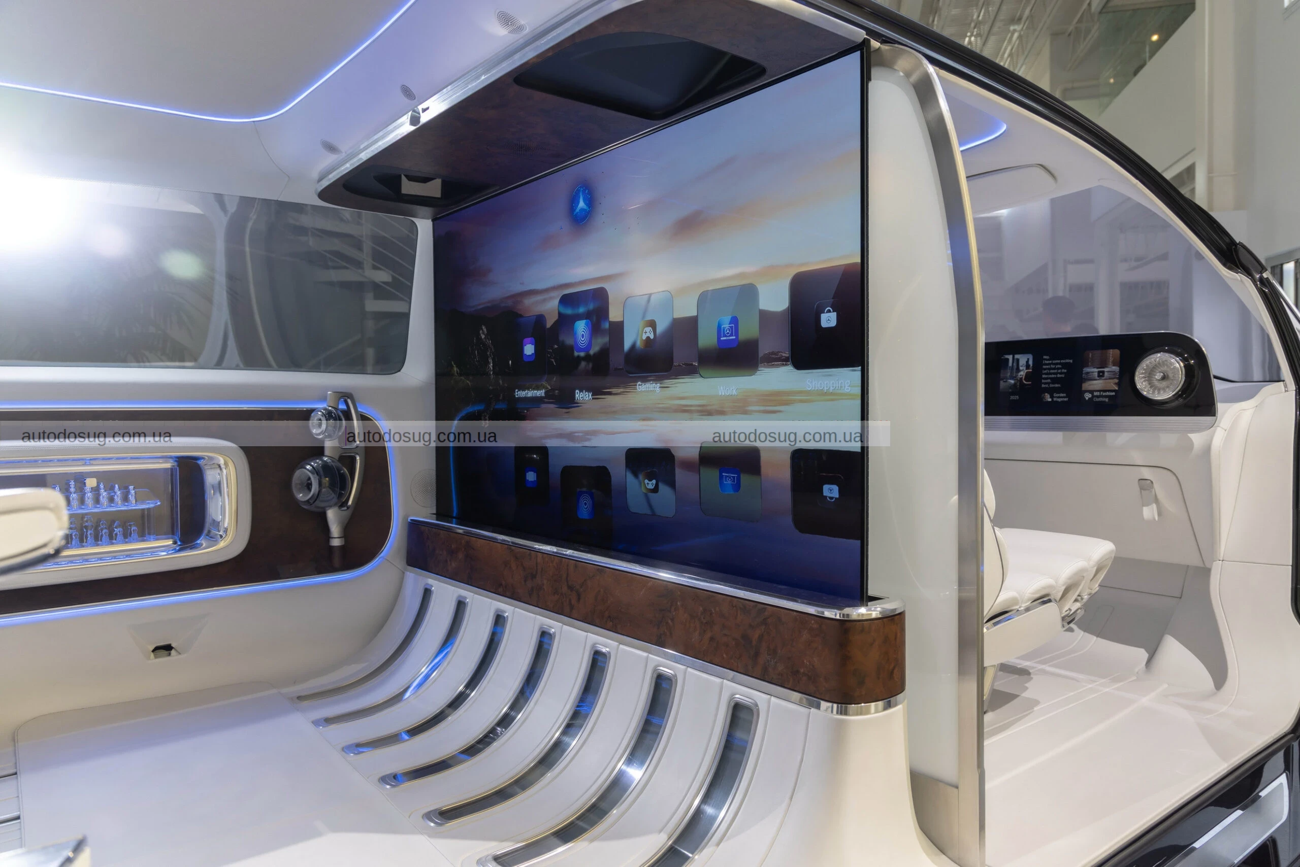 Mercedes представить розкішні електричні фургони VLE та VLS у 2026 році