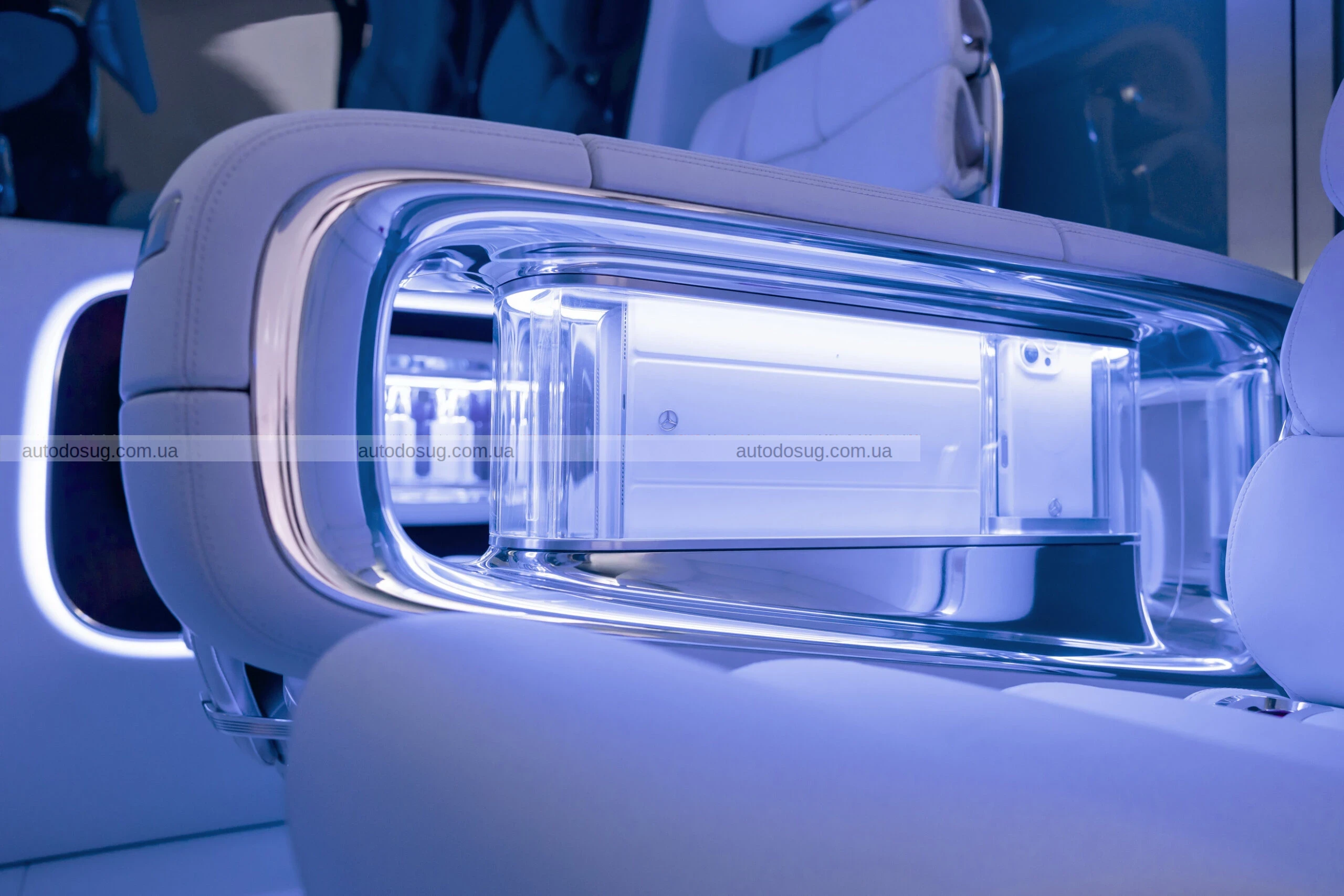 Mercedes представить розкішні електричні фургони VLE та VLS у 2026 році