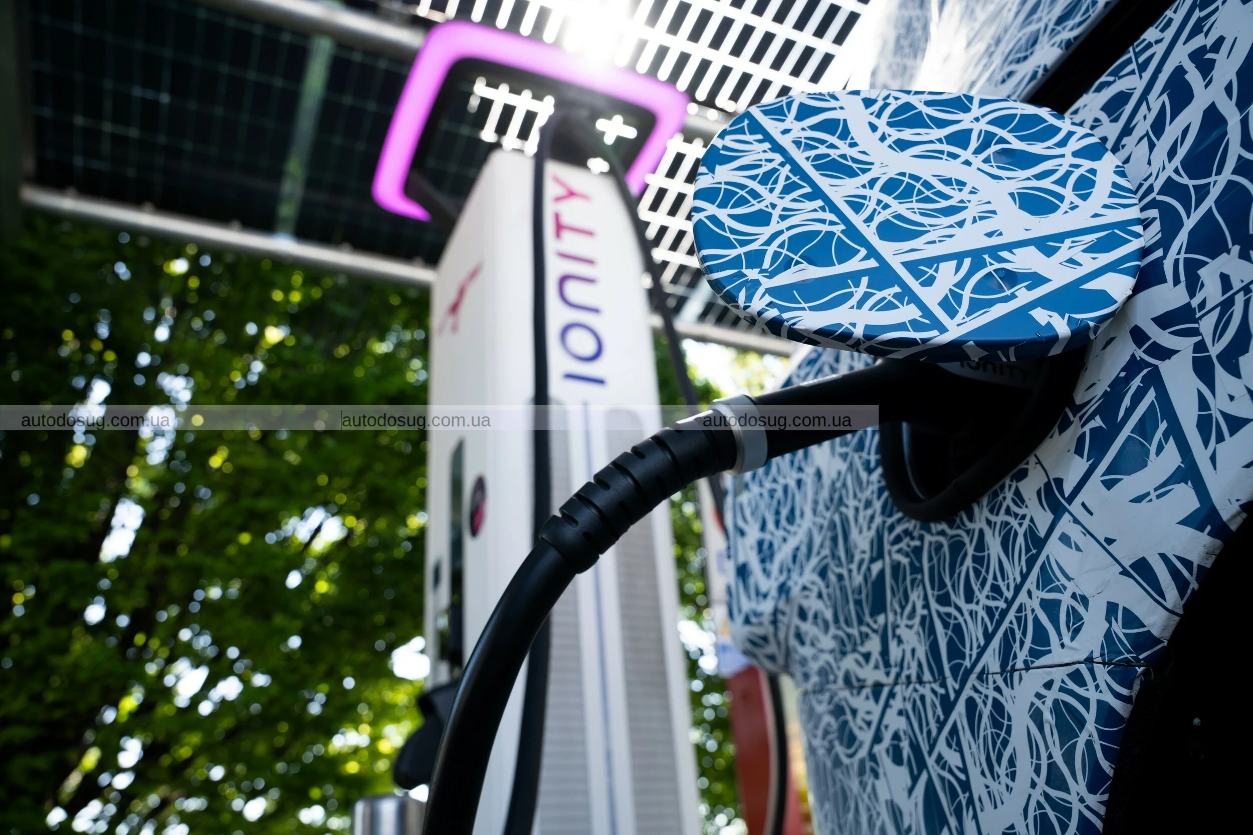 Mercedes представить розкішні електричні фургони VLE та VLS у 2026 році