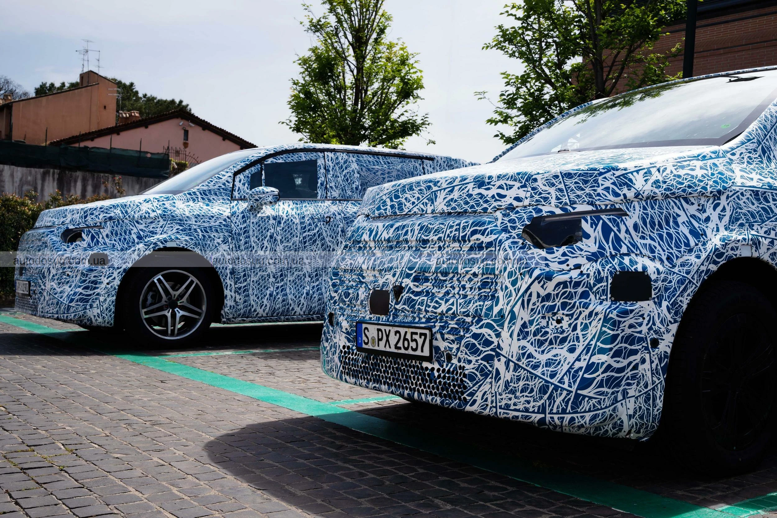 Mercedes представить розкішні електричні фургони VLE та VLS у 2026 році