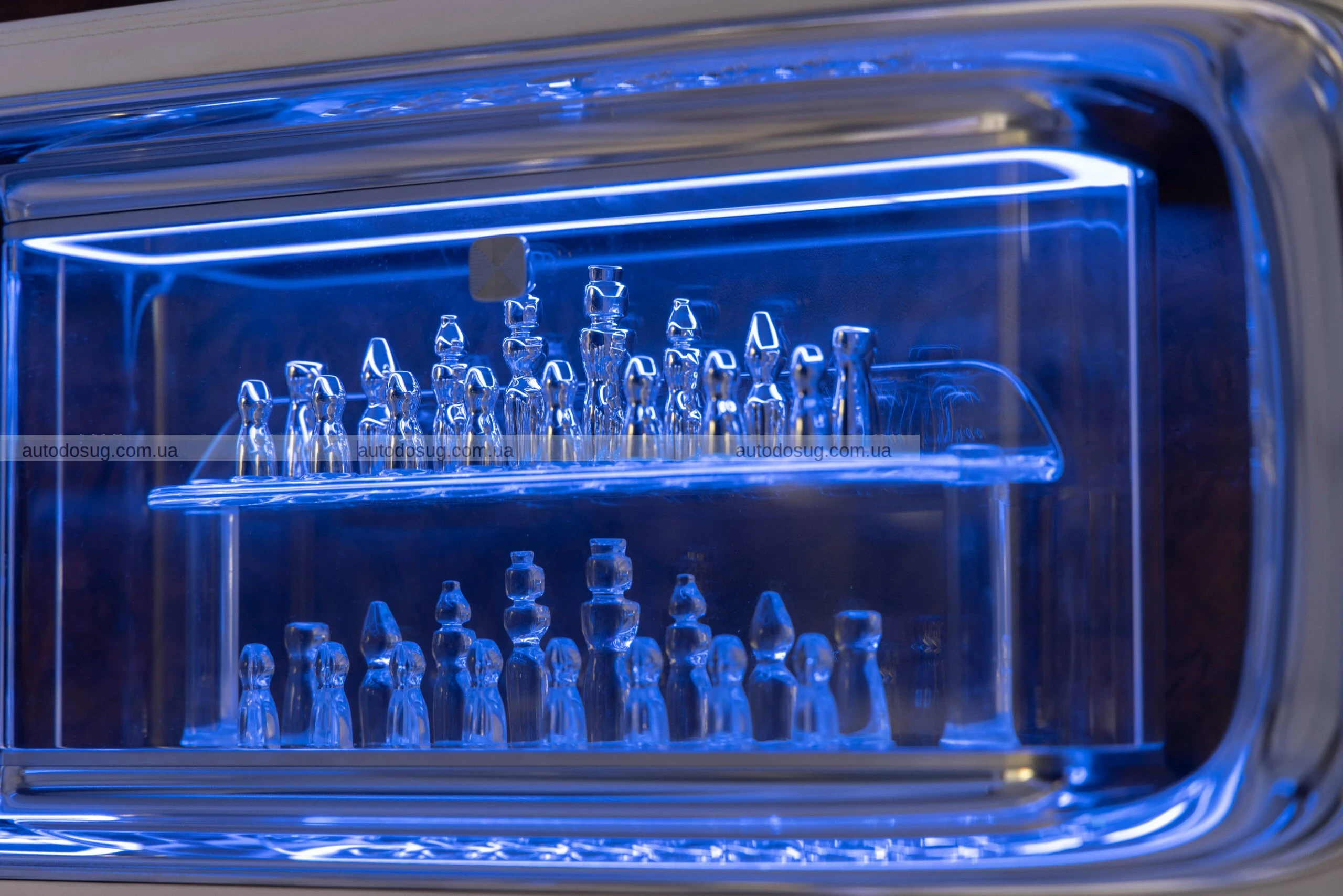 Mercedes представить розкішні електричні фургони VLE та VLS у 2026 році