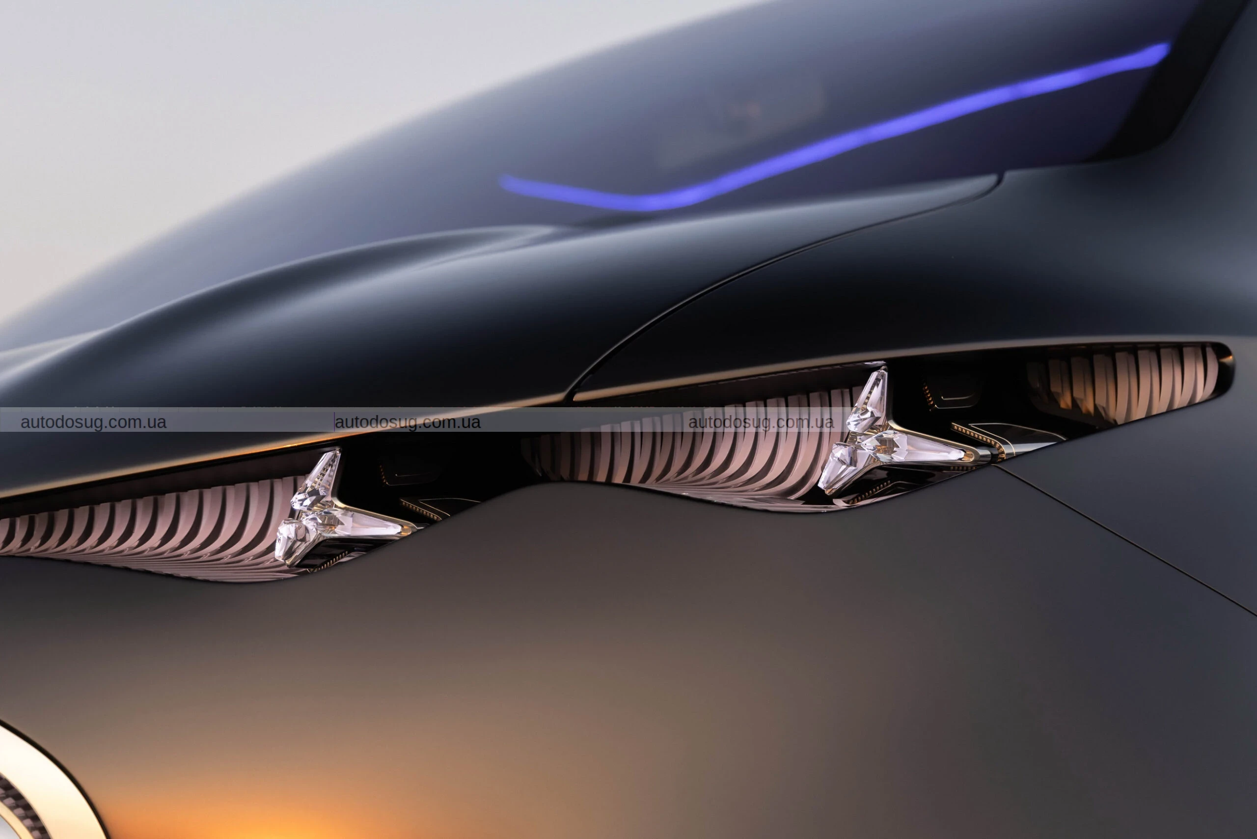 Mercedes представить розкішні електричні фургони VLE та VLS у 2026 році