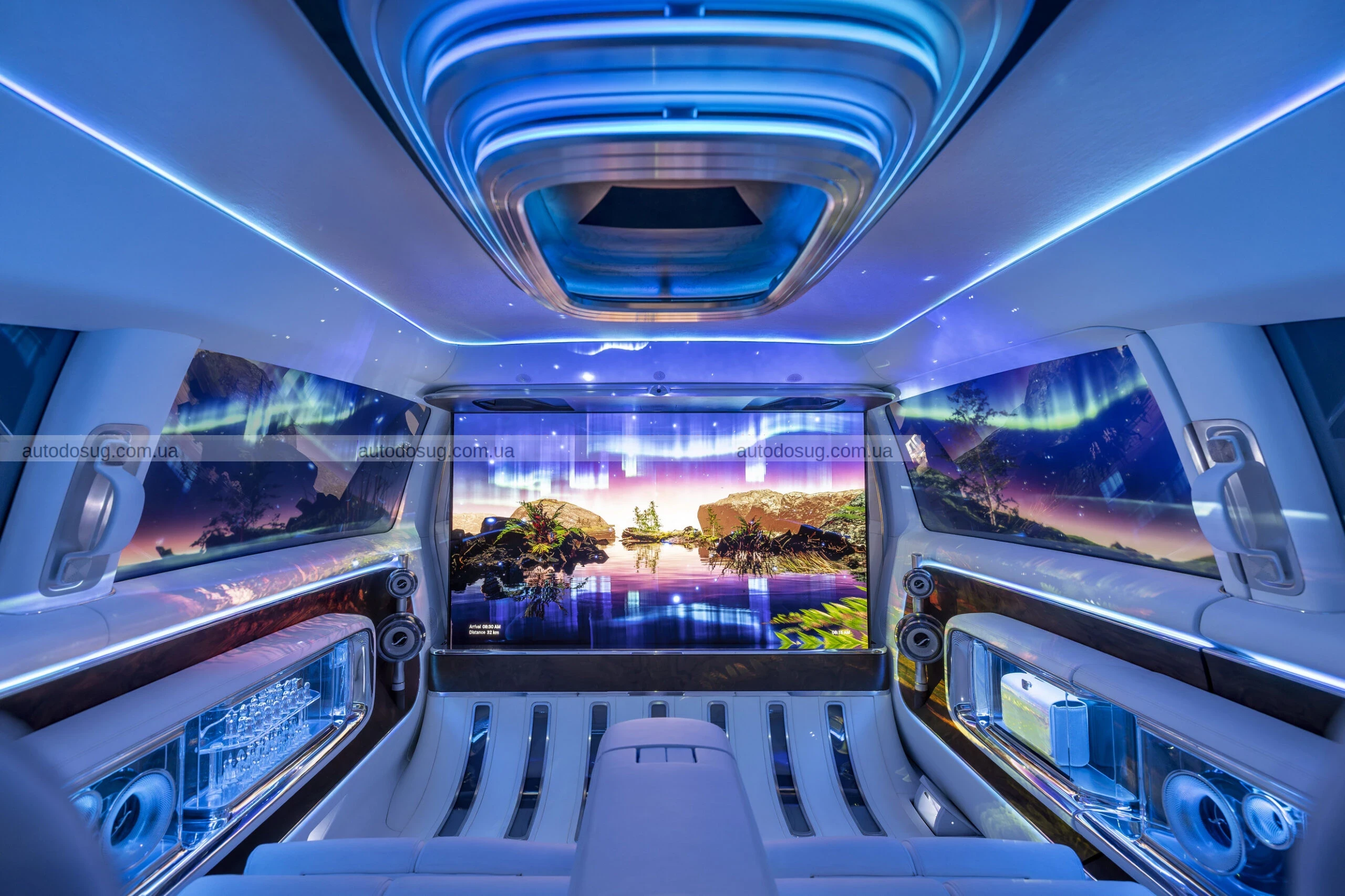 Mercedes представить розкішні електричні фургони VLE та VLS у 2026 році