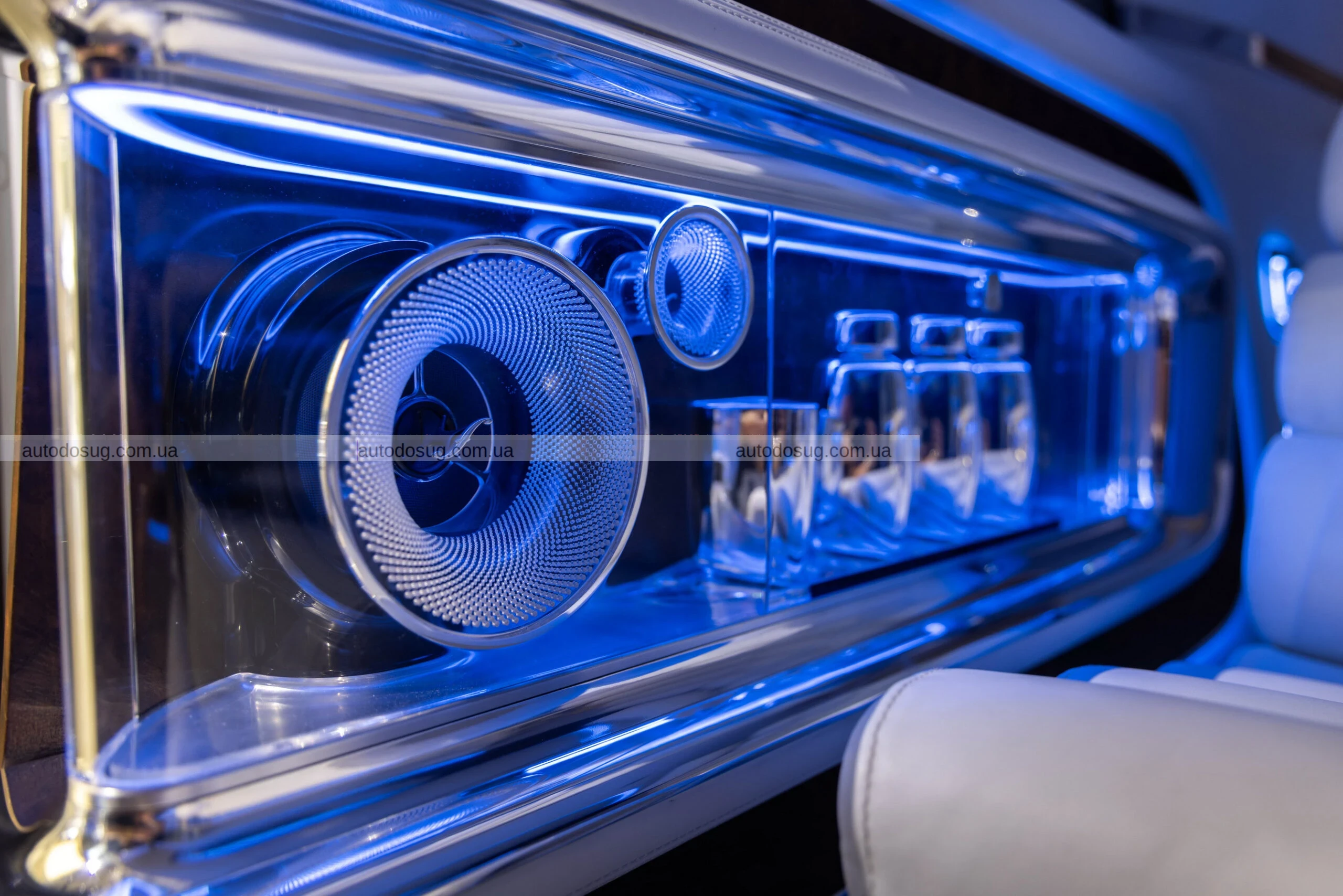 Mercedes представить розкішні електричні фургони VLE та VLS у 2026 році