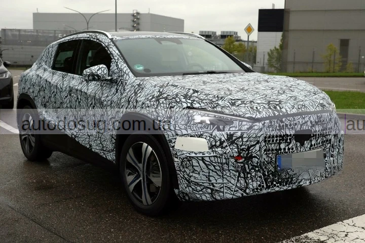 Найменший позашляховик Mercedes має нову підсвітку і зміни для GLA