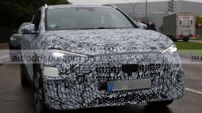 Найменший позашляховик Mercedes має нову підсвітку і зміни для GLA