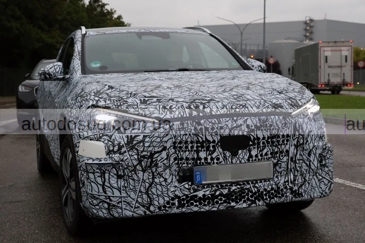 Найменший позашляховик Mercedes має нову підсвітку і зміни для GLA