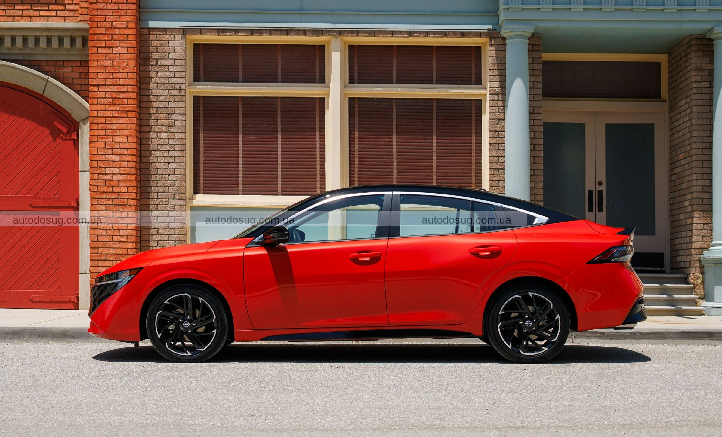 Nissan надав Sentra зовнішній вигляд 2026 року, але залишив потужність у 2016 році