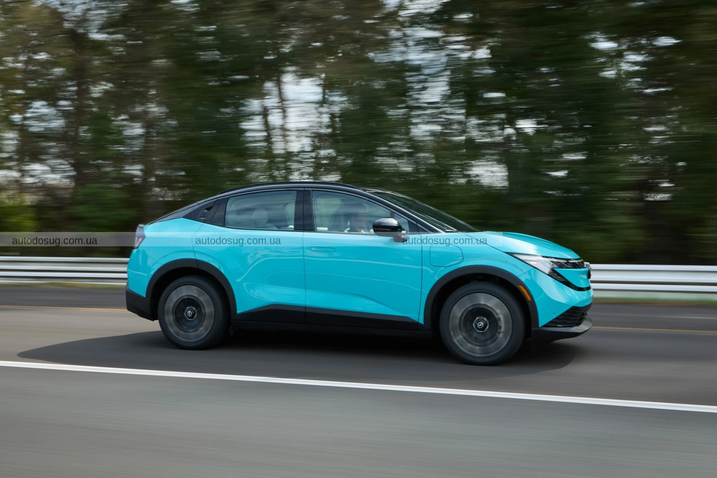 Nissan скорочує виробництво Leaf ще до початку продажів