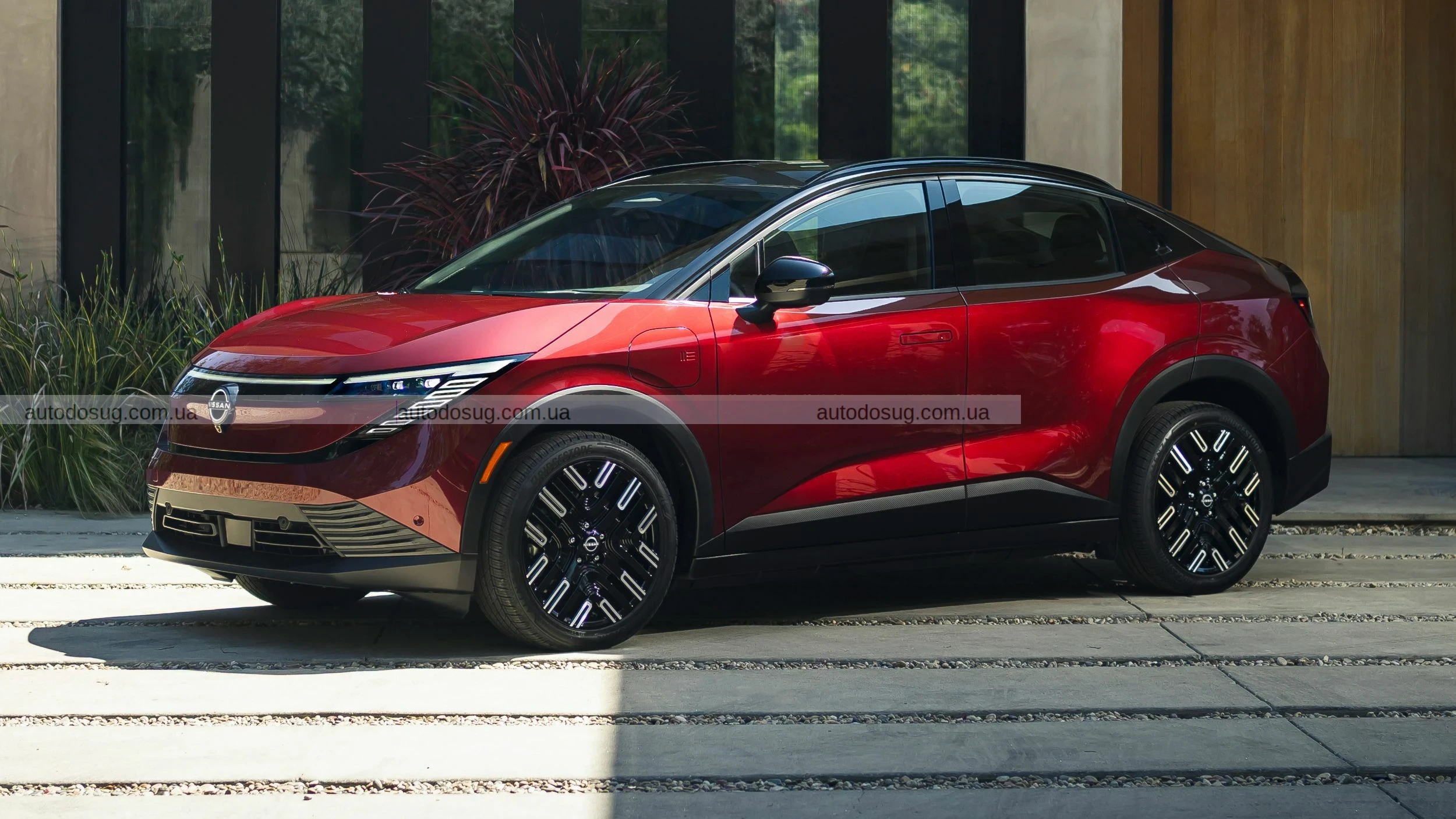 Nissan скорочує виробництво Leaf ще до початку продажів