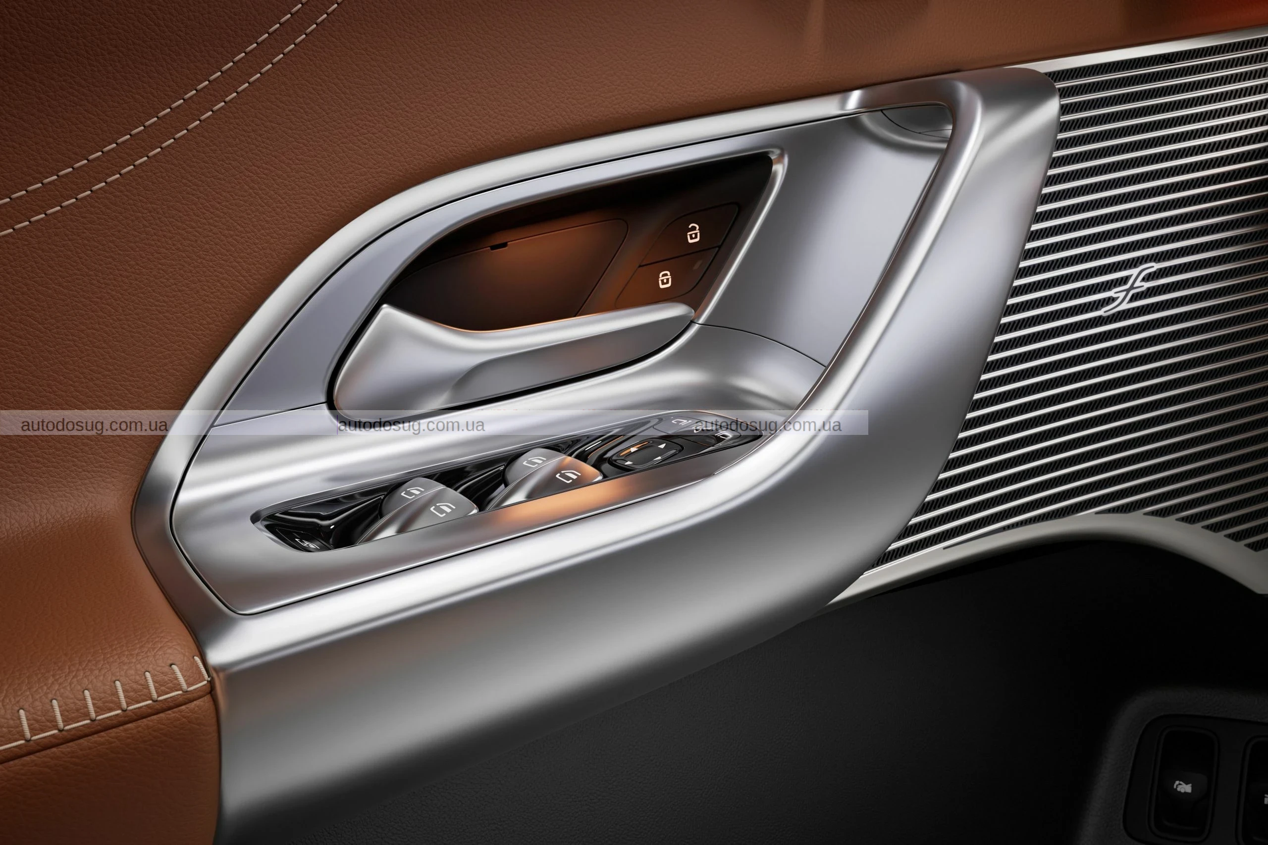 Новий повністю електричний Mercedes GLC має решітку радіатора, достатньо велику, щоб «проковтнути» BMW