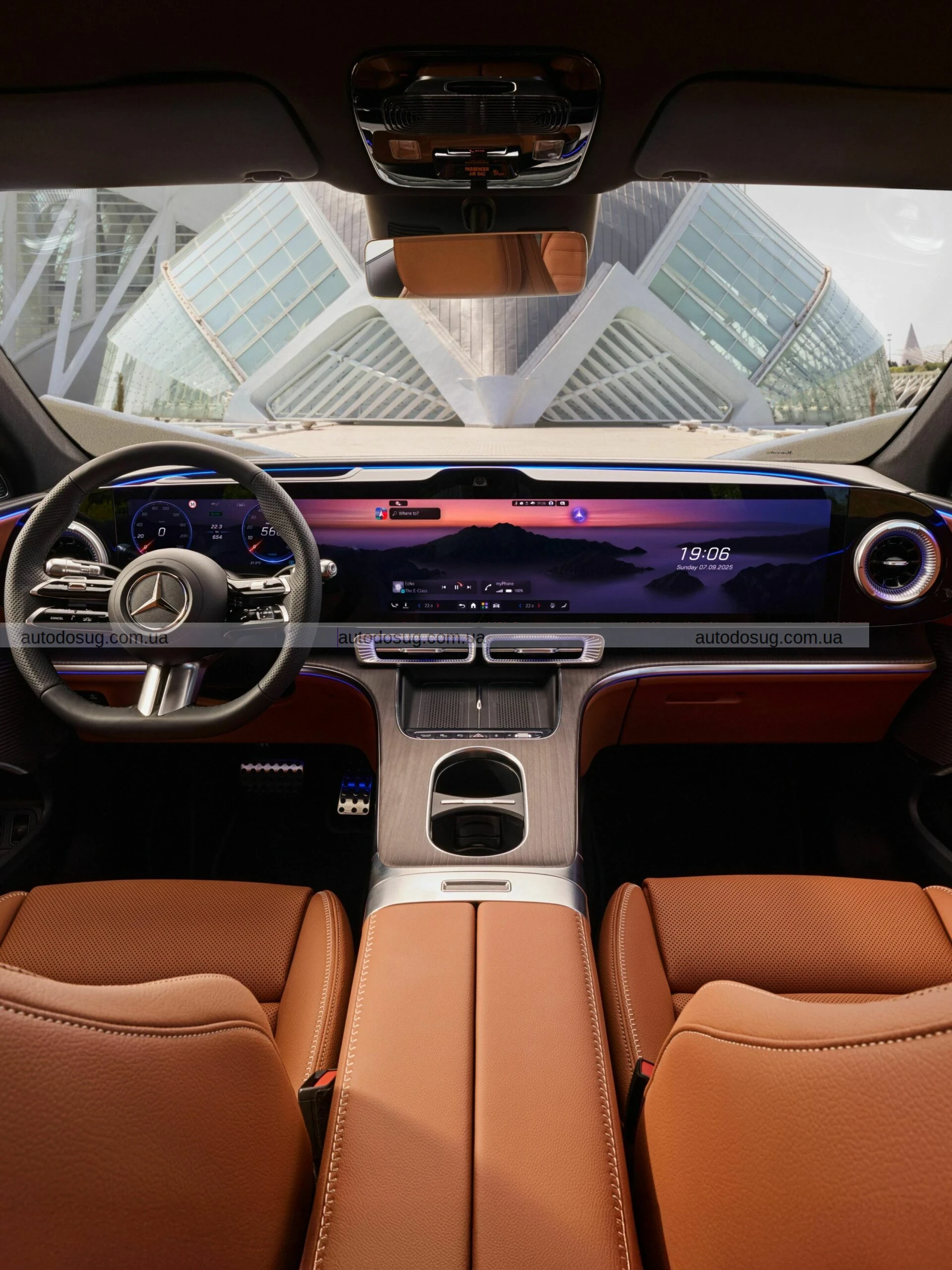 Новий повністю електричний Mercedes GLC має решітку радіатора, достатньо велику, щоб «проковтнути» BMW