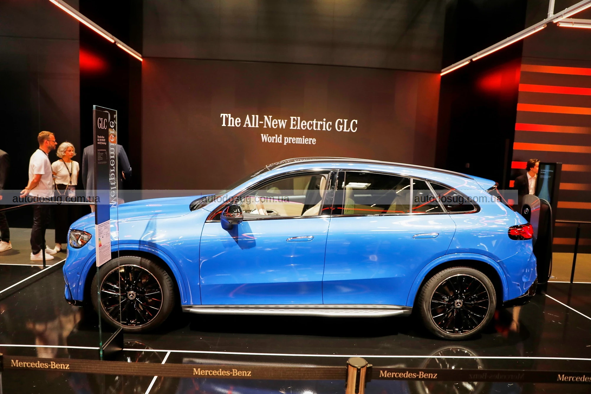 Новий повністю електричний Mercedes GLC має решітку радіатора, достатньо велику, щоб «проковтнути» BMW